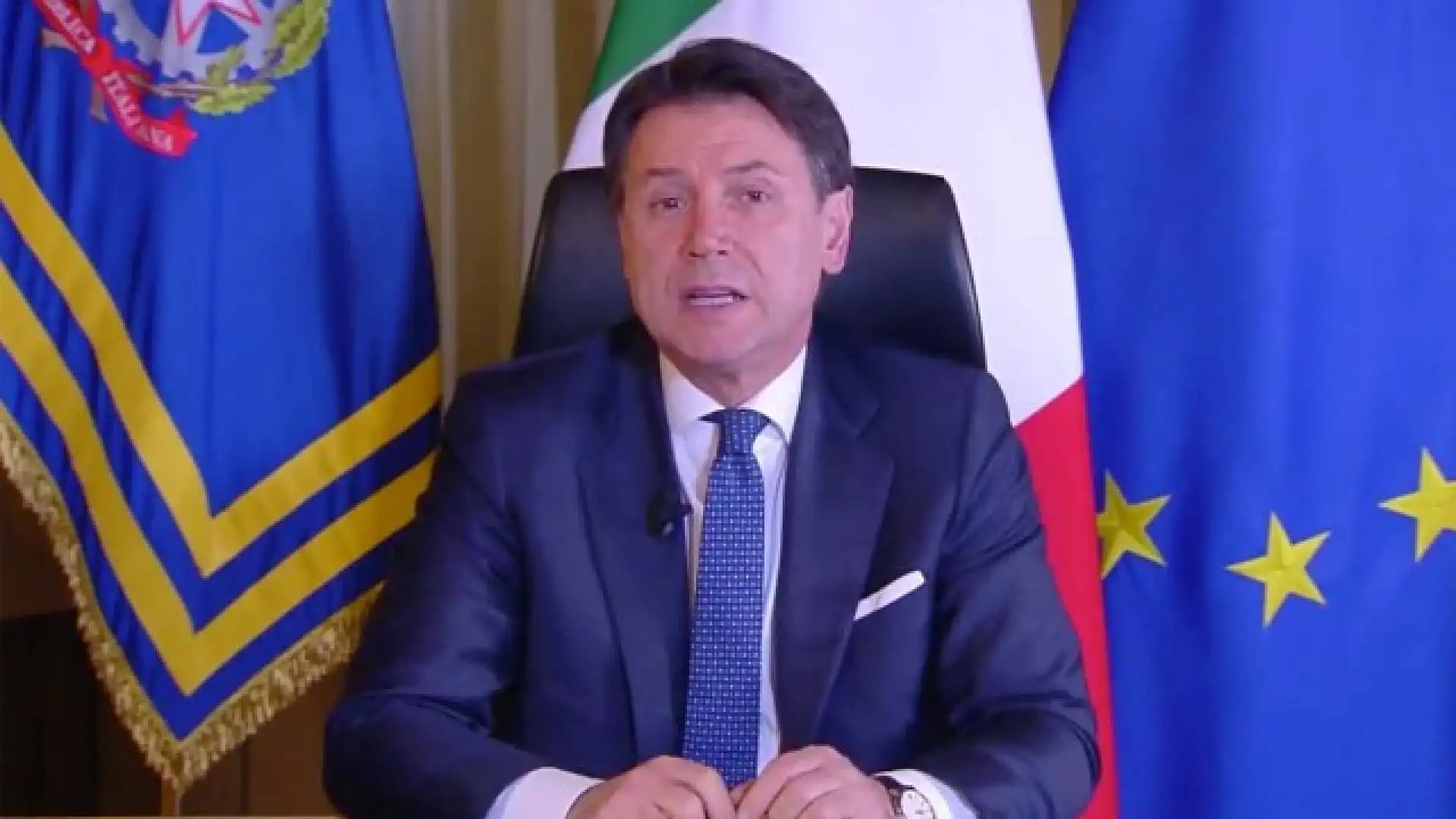 Conte annuncia stanziamenti freschi ai comuni. "Tutti dovranno essere aiutati a fare la spesa se in difficoltà".