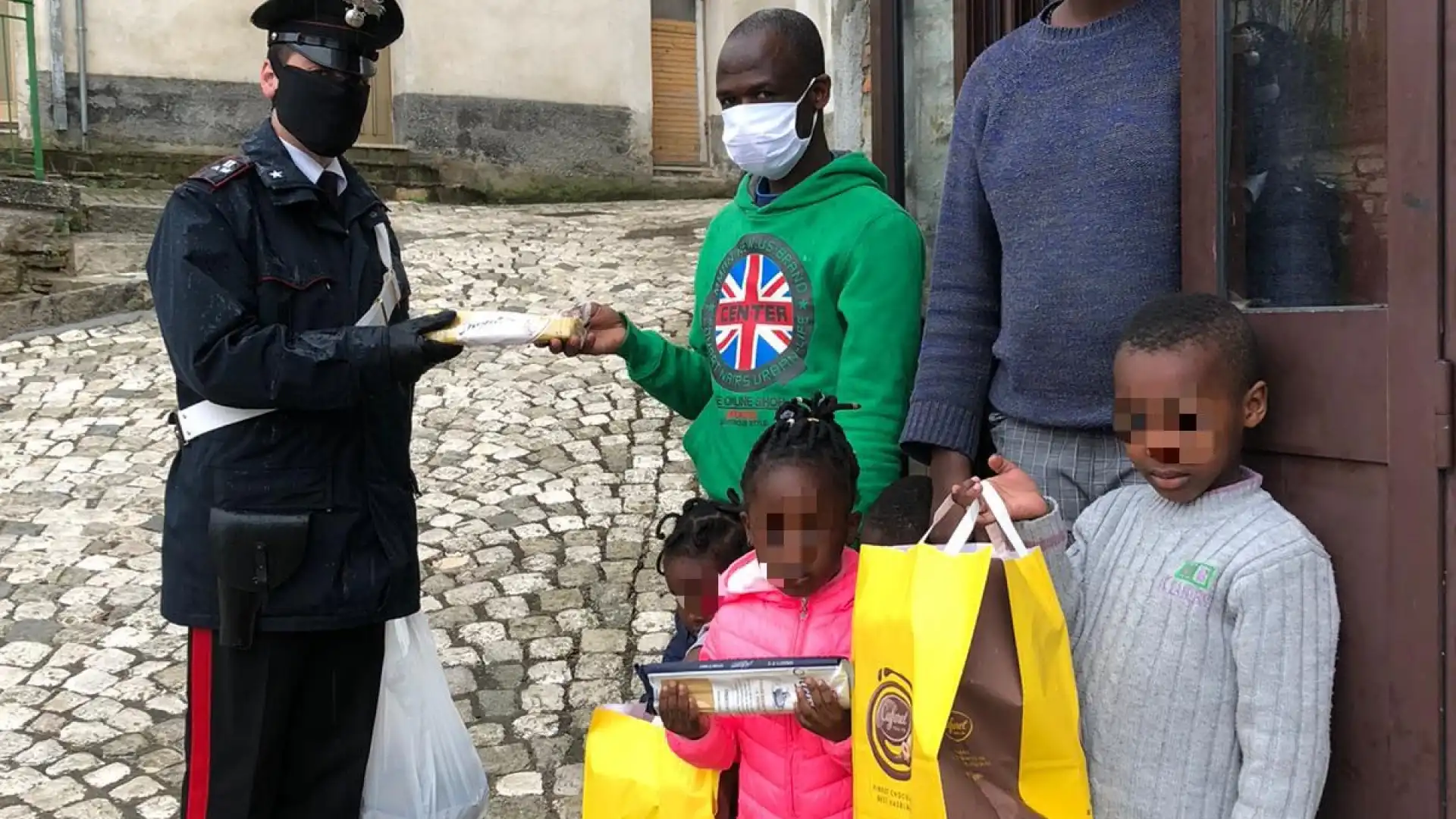 Altomolise: Carabinieri della Compagnia di Agnone, controlli e gesti di solidarietà.