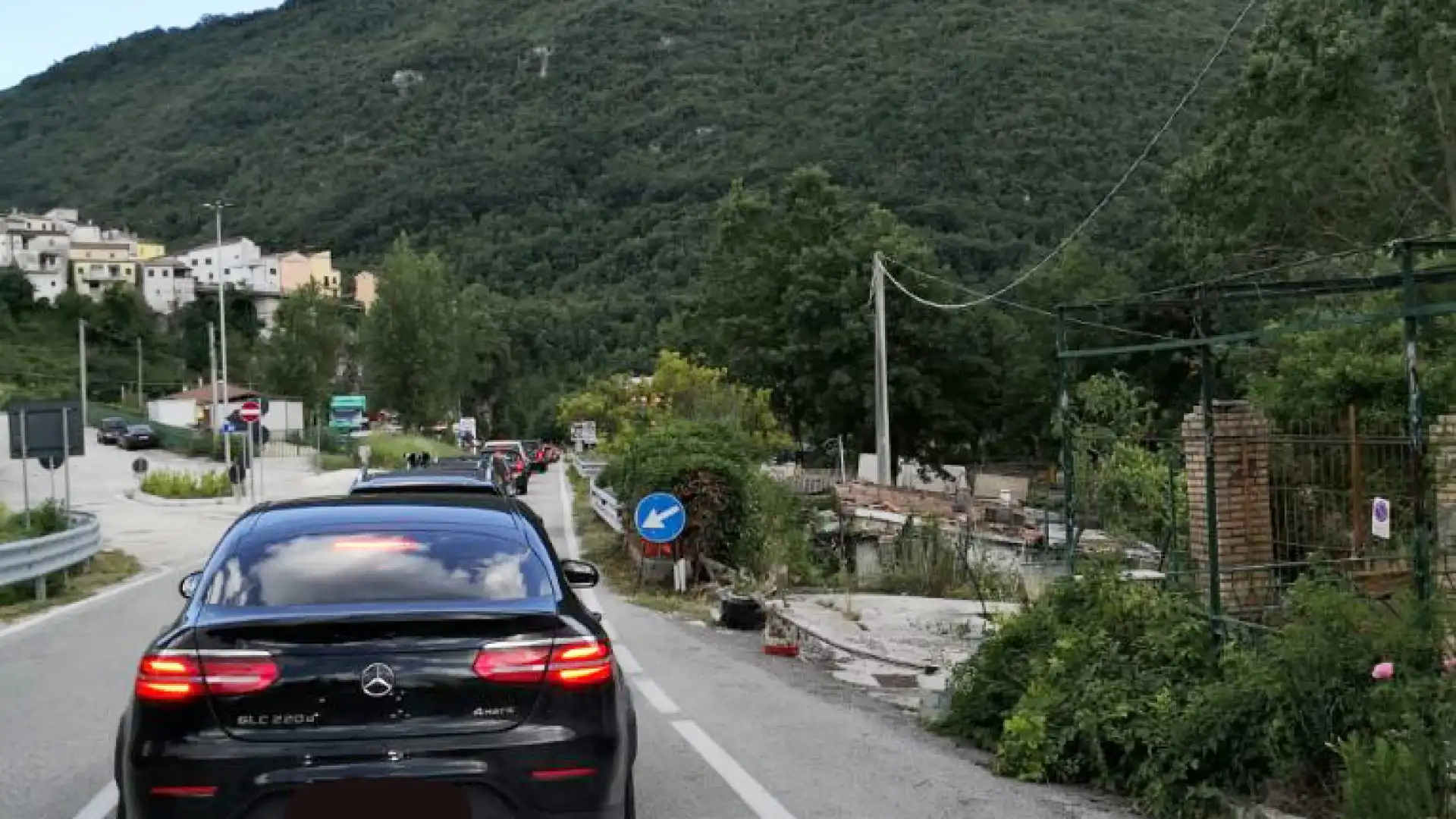 Week end da incubo sulla statale 158. Tornano i turisti e il traffico per via dei lavori vari va in tilt.