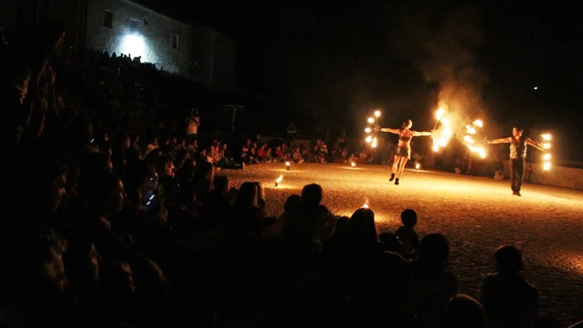 Arte di strada e meraviglie  per il Casteldelgiudice Buskers Festival