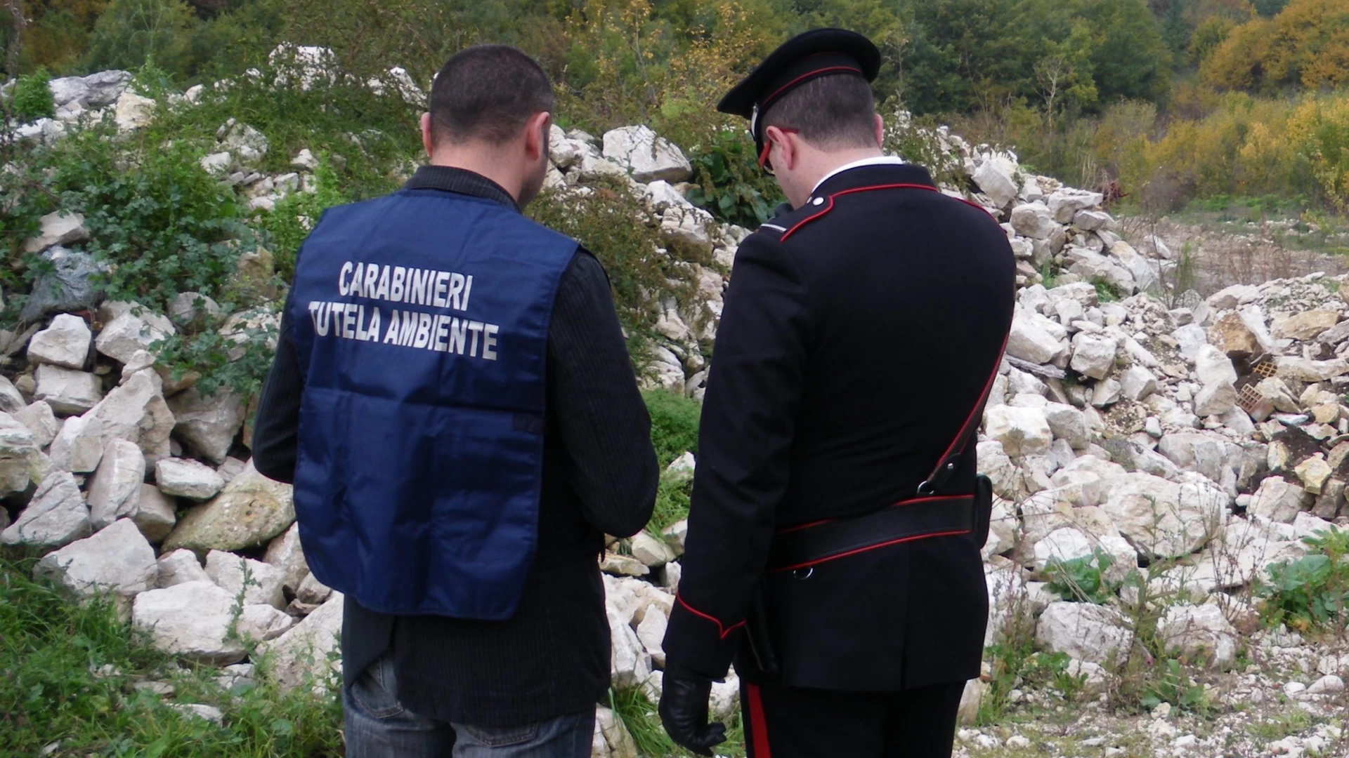 Alto Molise, i Carabinieri del Noe di Campobassano denunciano amministratore impresa per certificati falsi su analisi di rifiuti.