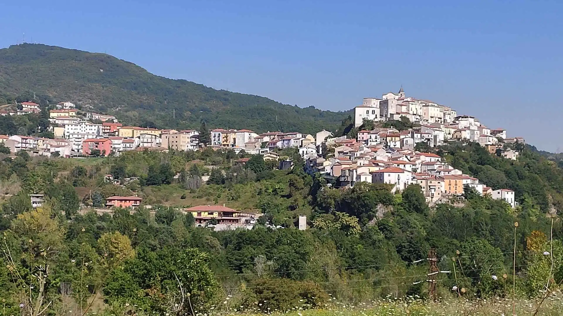 Viaggia con Wallace si concentra su Colli a Volturno. Realizzato da Giuseppe Campopiano un video promo del territorio di Colli a Volturno.