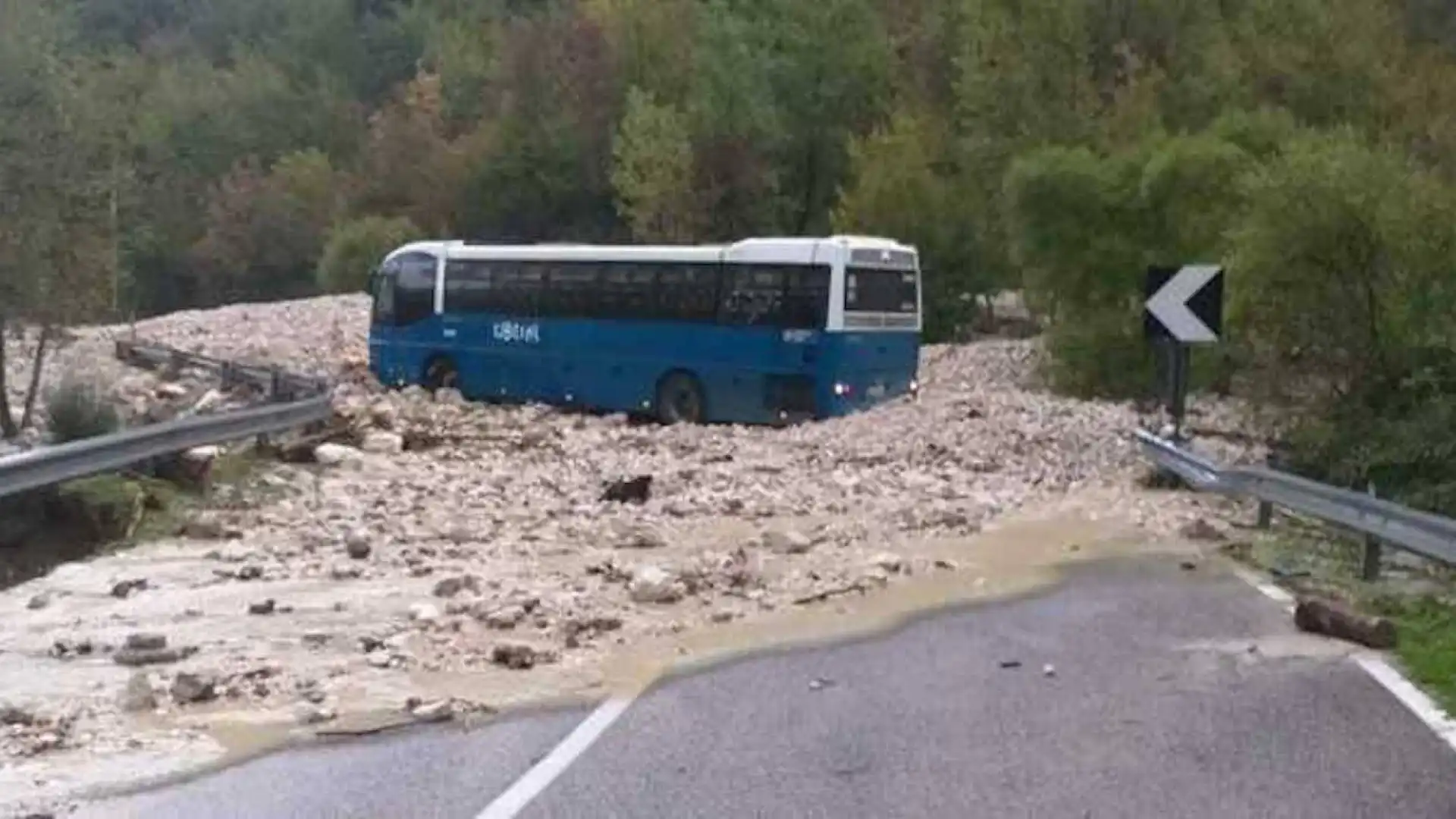 Area Mainardica: smottamenti e frane causa maltempo nel versante laziale delle Mainarde ai confini con la Provincia di Isernia.