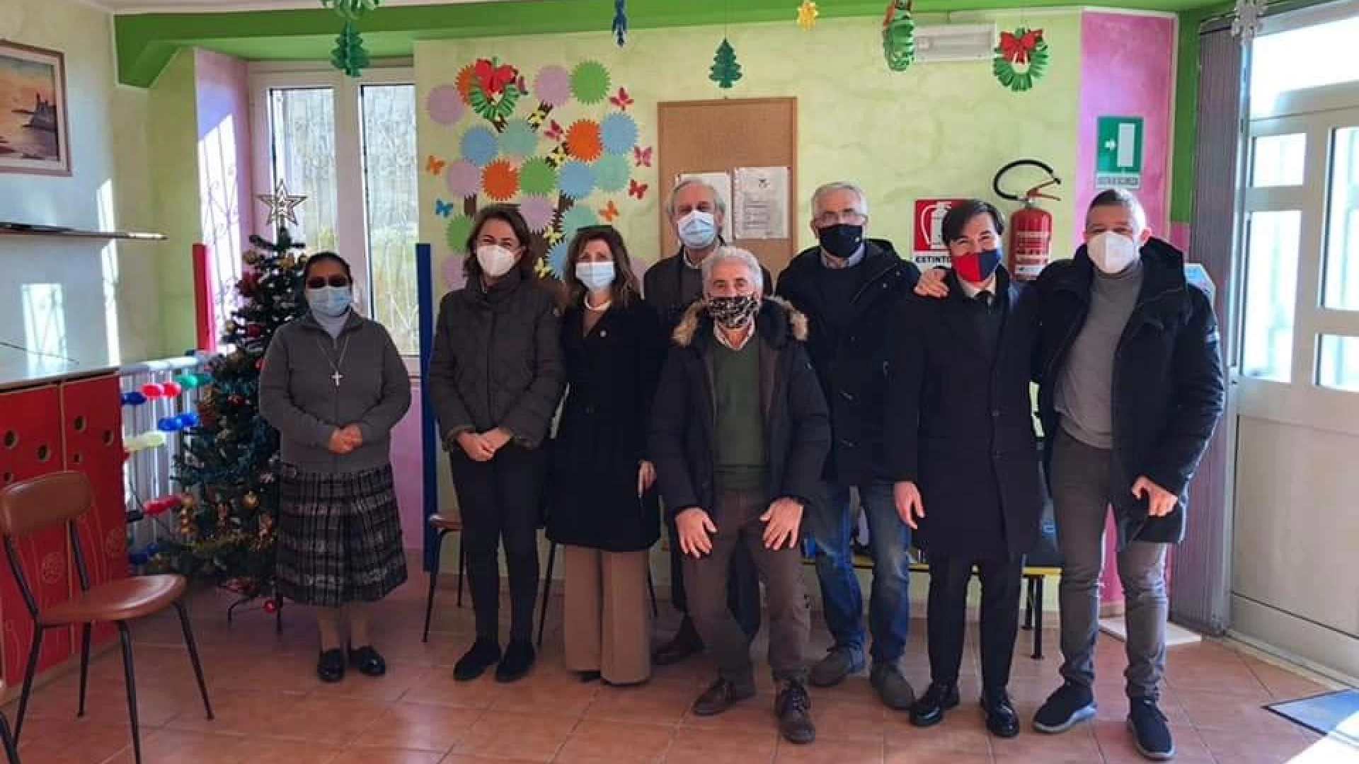 Consegna doni ai bambini dell’orfanotrofio di Cercepiccola, Lions Club di Campobasso presente.