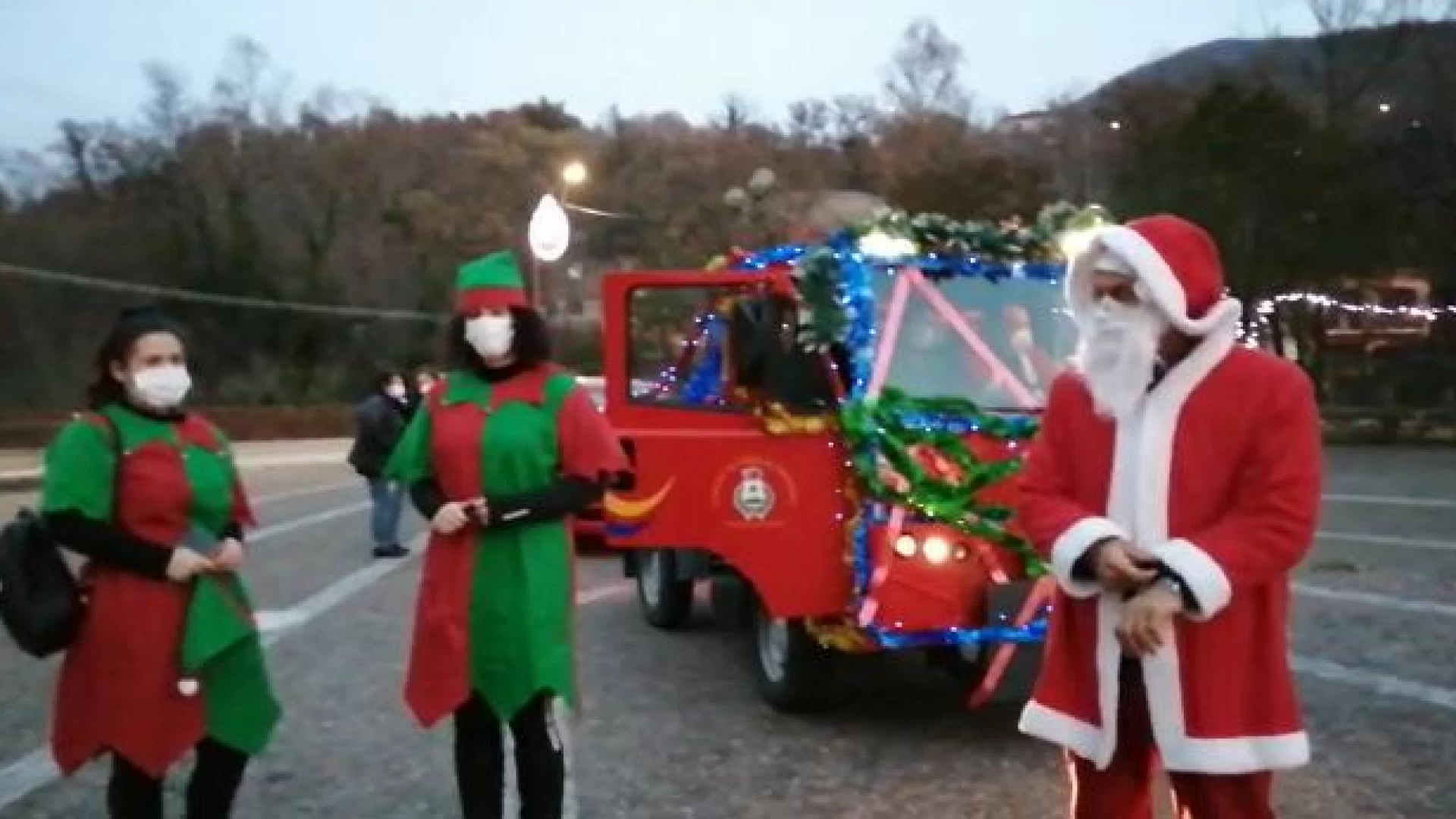 Cerro al Volturno: bambini felici grazie all’edizione anti-Covid di Natale sotto l’Albero.