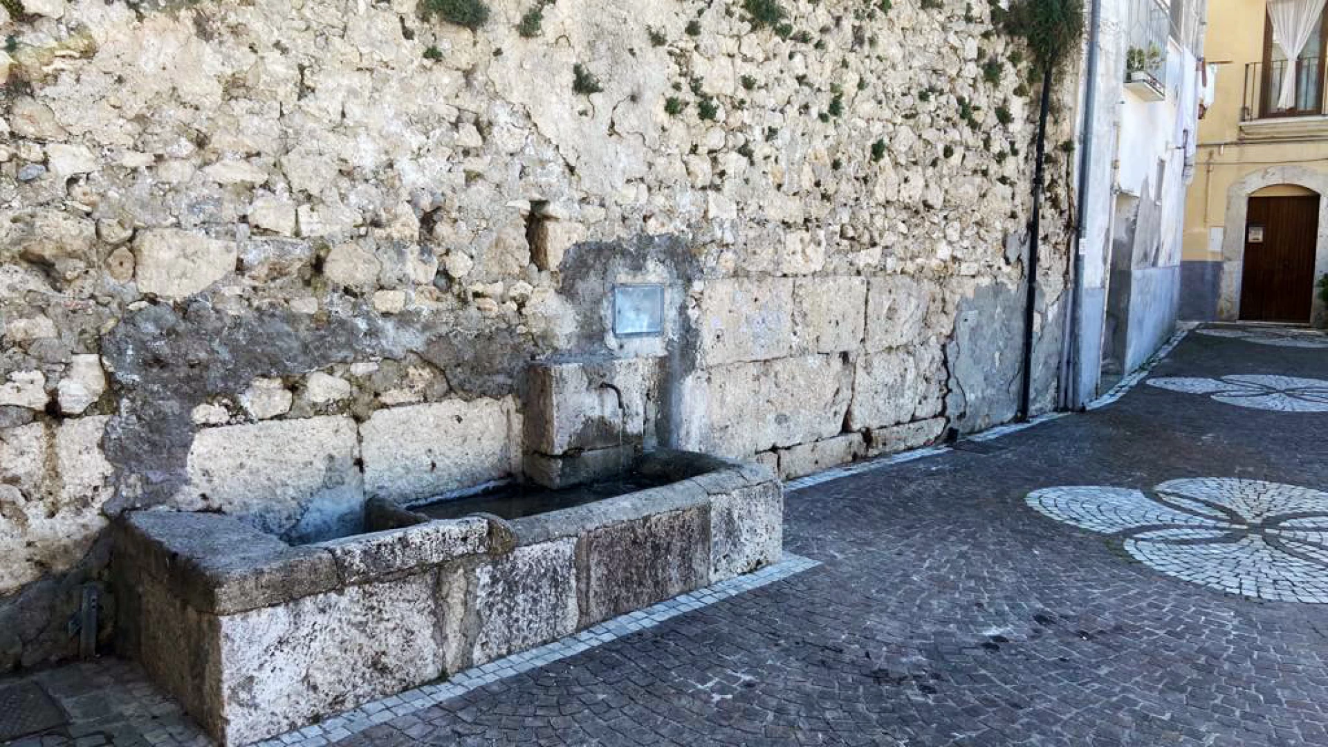 Isernia: torna a funzionare l’antica fonte di Vico Giobbe.