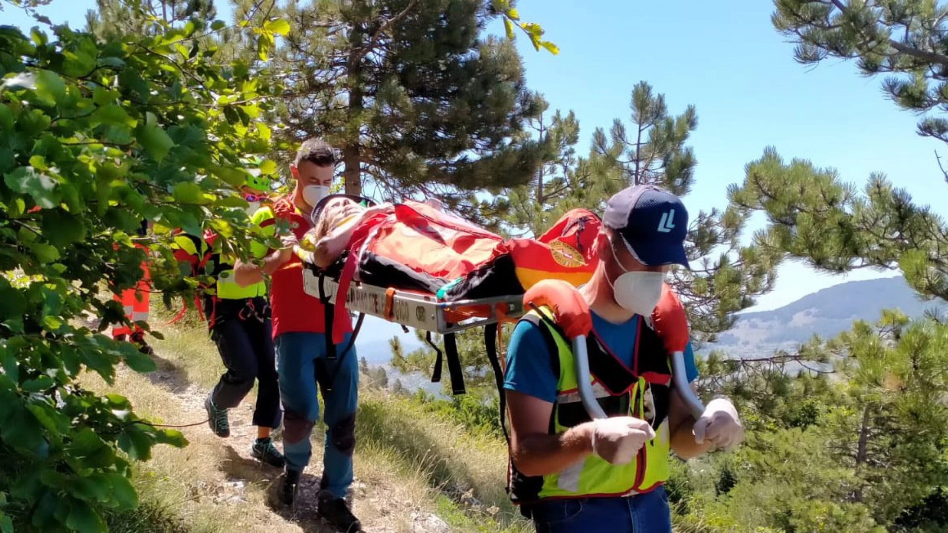 Capracotta: Soccorso Alpino e 118 salvano donna scivolata a Valle da Monte Ciglione. 69enne ricoverata al Veneziale.