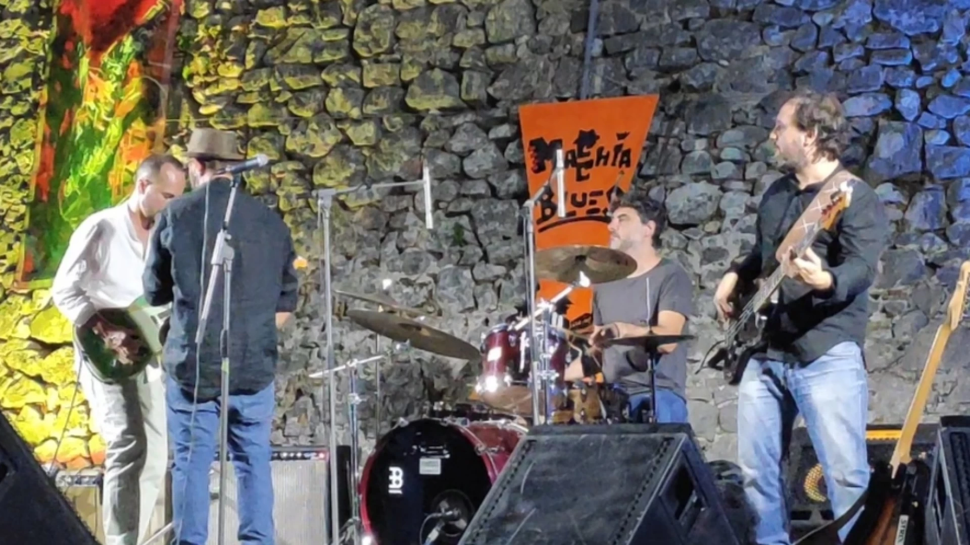 Macchia Blues Festival: musica dai palati fini per la due giorni all'esterno del palazzo Baronale. Guarda il video