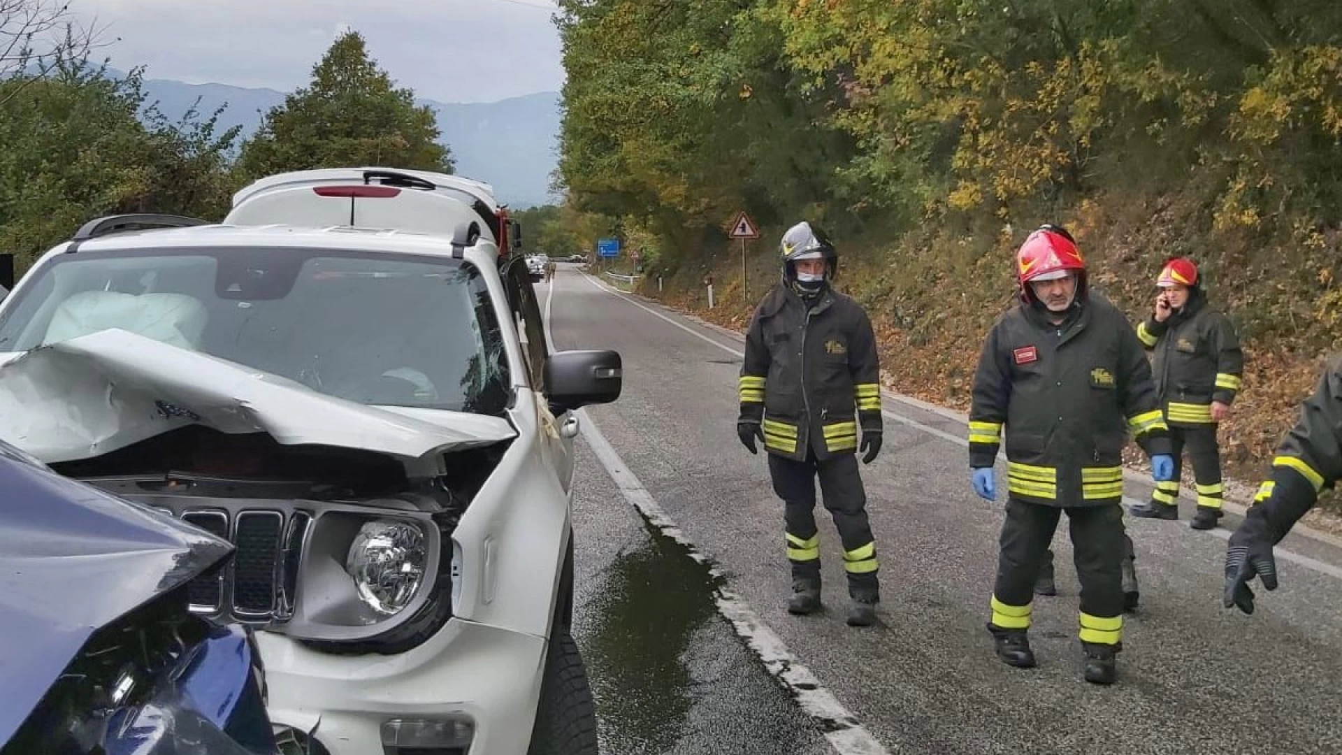 Montaquila: le foto dell"incidente tra due Renegade. Sette feriti. Traffico congestionato per ore