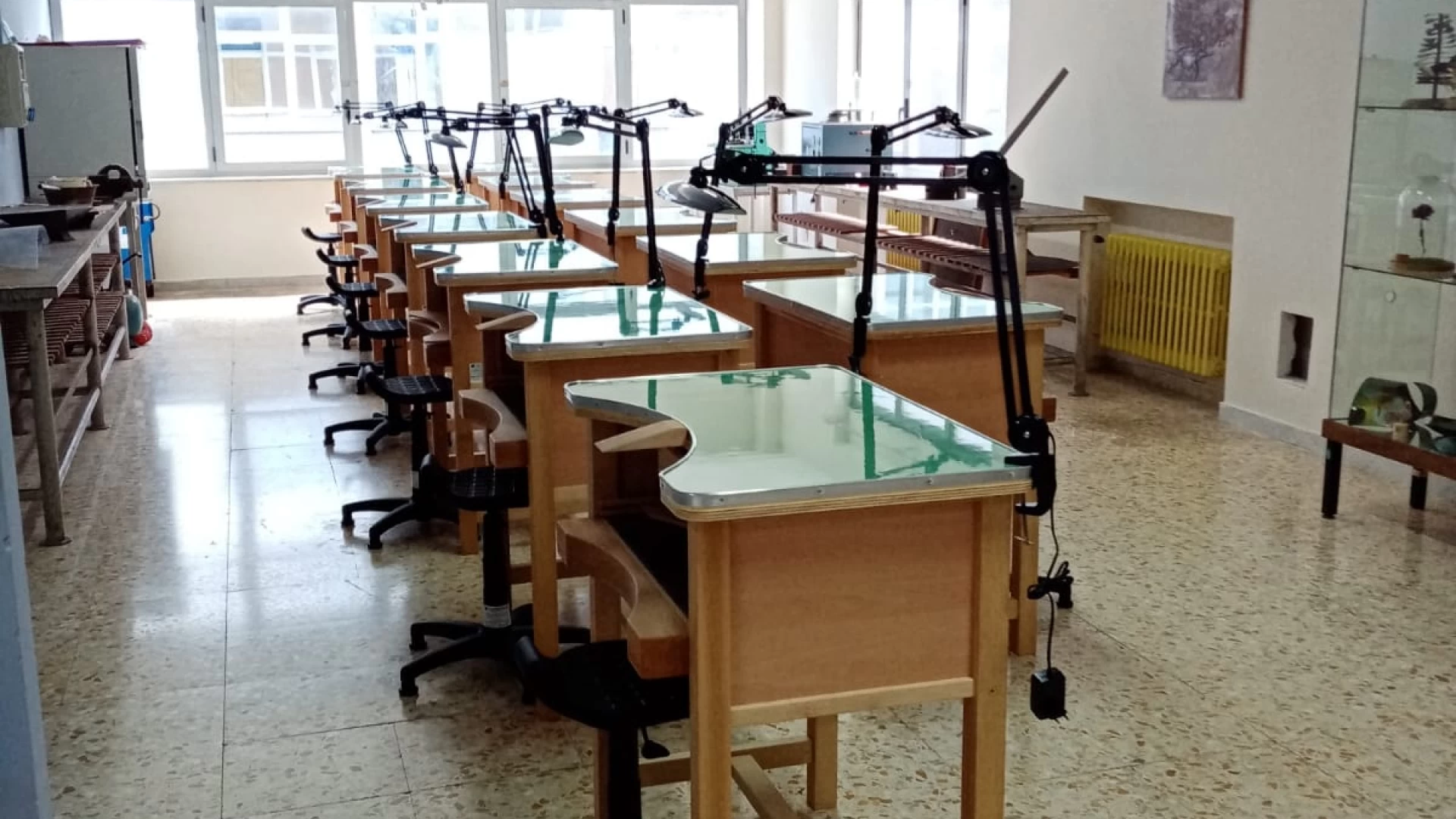 Con il nuovo anno scolastico ripristinata l’aula magna del Mattei e rinnovati i laboratori del Manuppella