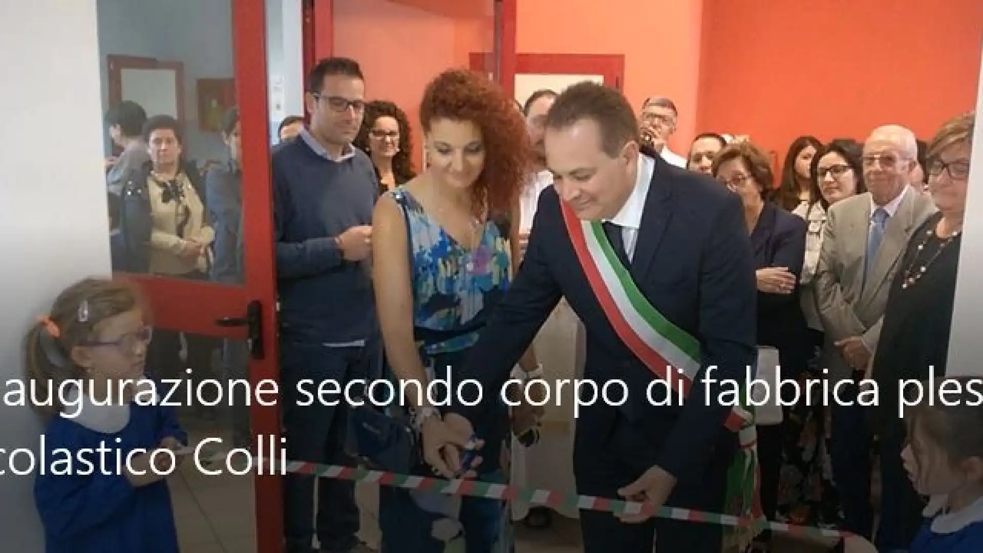 Colli, aperto il nuovo corpo di fabbrica del plesso scolastico. Per gli alunni mensa e palestra. Guarda il nostro video servizio.