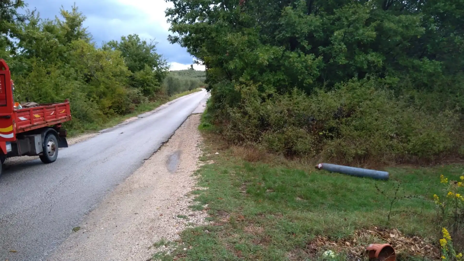 Colli a Volturno: bombola esplosiva carica di acetilene abbandonata sulla strada interpoderale di Valle Porcina. Vigili del Fuoco in azione.