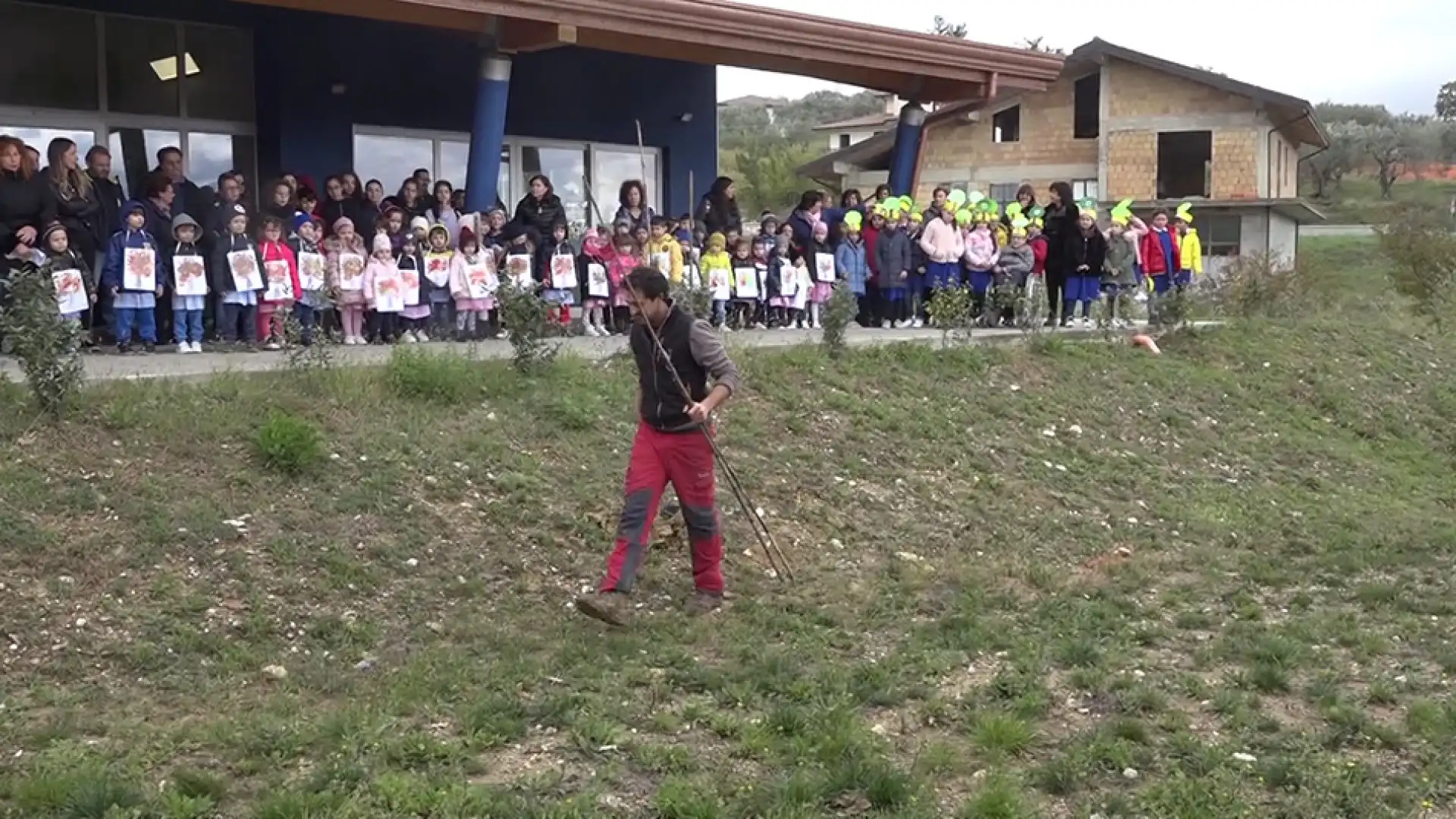 Giornata Nazionale dell'Albero , a Fornelli una grande festa. Guarda il servizio completo con interviste