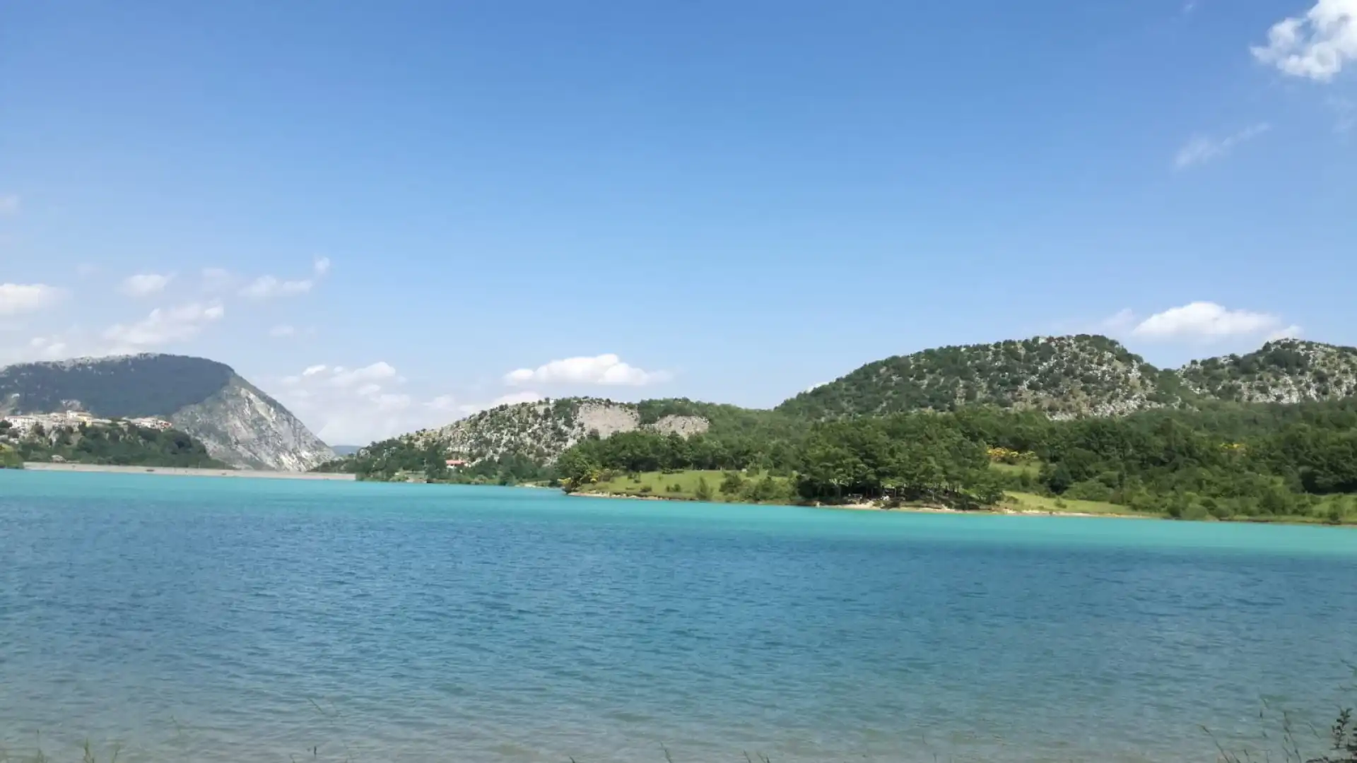 Dopo il lockdown si torna a parlare di turismo. E Castel San Vincenzo è già in cima alle mete più visitate in questi primi giorni di avvicinamento alla normalità.