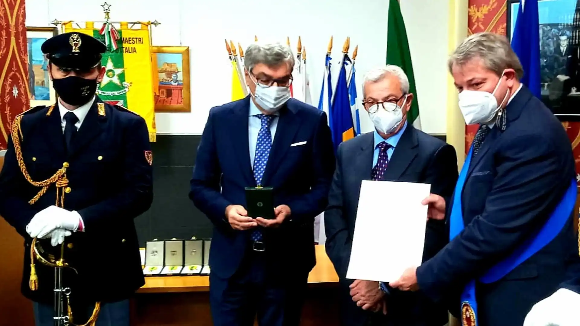 Stelle al Merito della Provincia di Campobasso, il presidente Roberti presente alla consegna dei riconoscimenti.