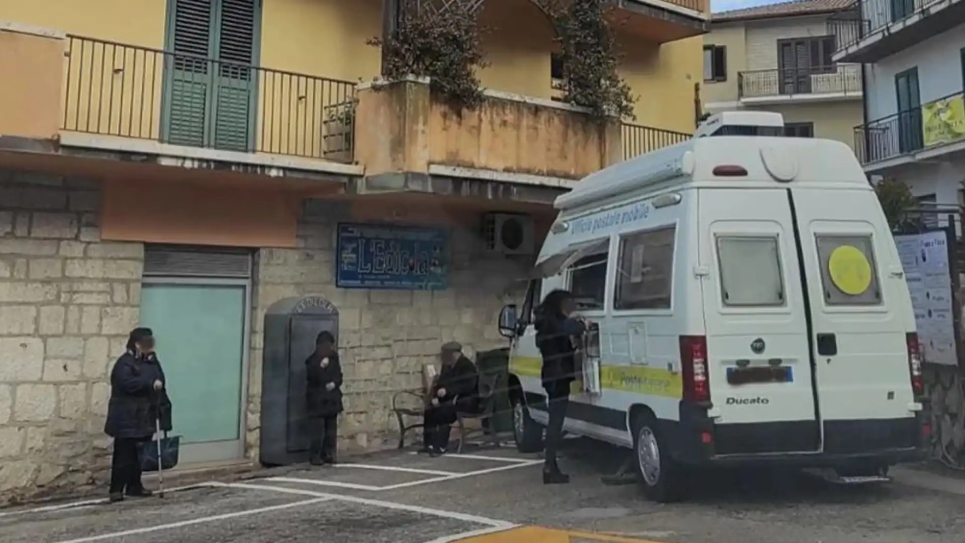 Colli a Volturno: da domani Poste Italiane disattiva anche l'ufficio mobile. Duro comunicato del sindaco Emilio Incollingo: "Interrotto senza motivazione un servizio essenziale. Faremo di tutto per fare valere i nostri diritti".