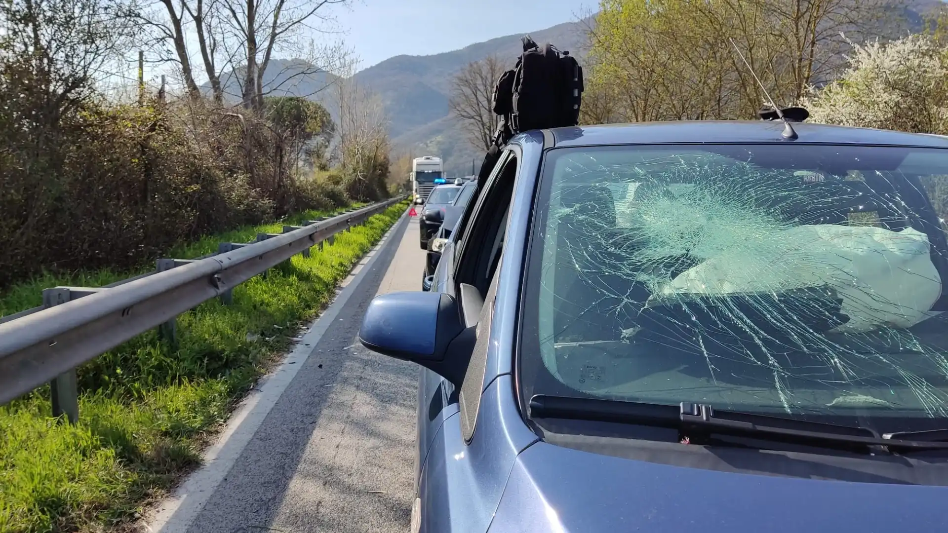 Sesto Campano: maxi tamponamento sulla statale. Numerose auto coinvolte. Carabinieri sul posto. Due le persone ferite.