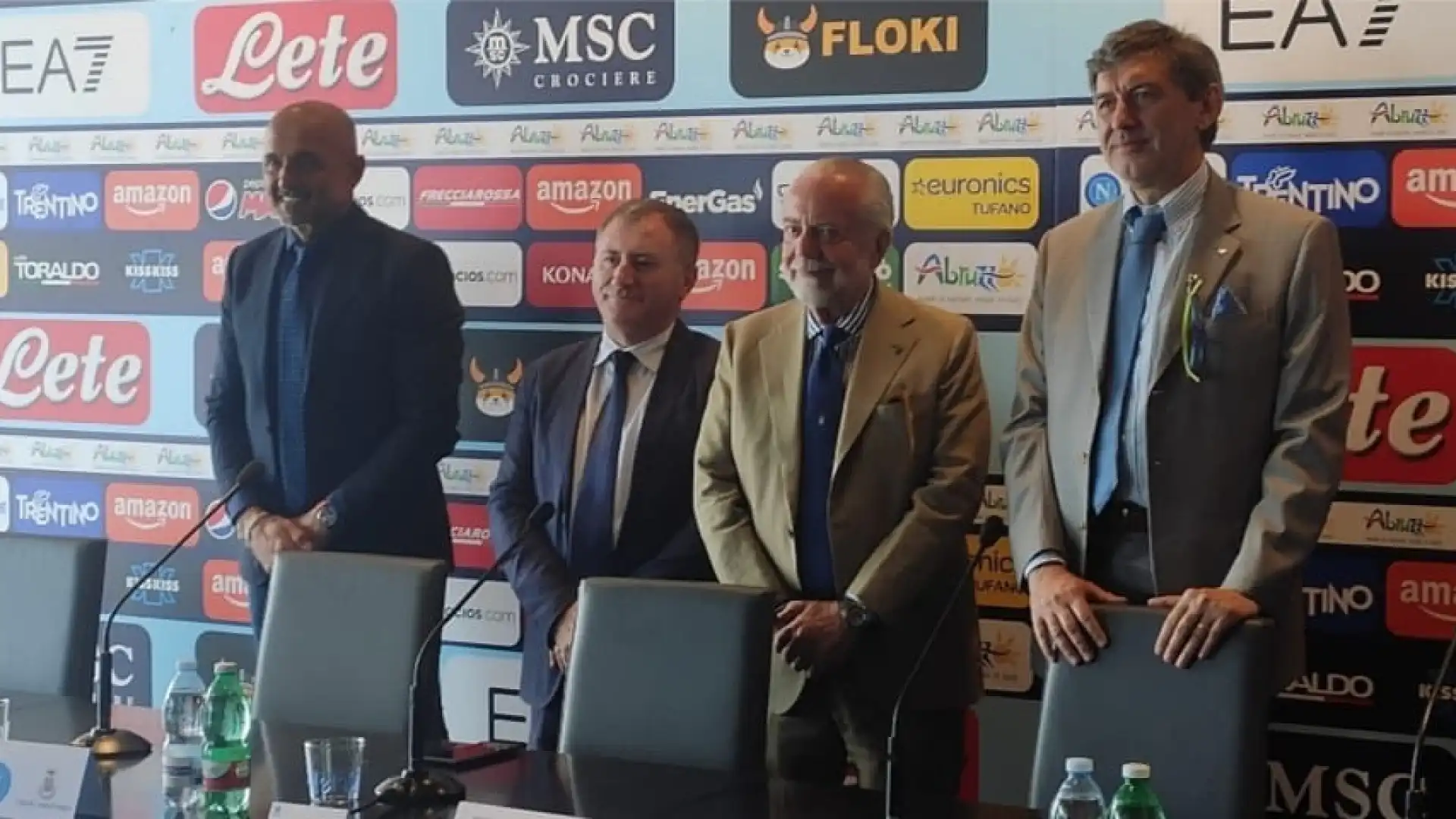 Ritiro del Napoli a Castel Di Sangro. Mercoledì a Palazzo Petrucci a Posillipo la presentazione.