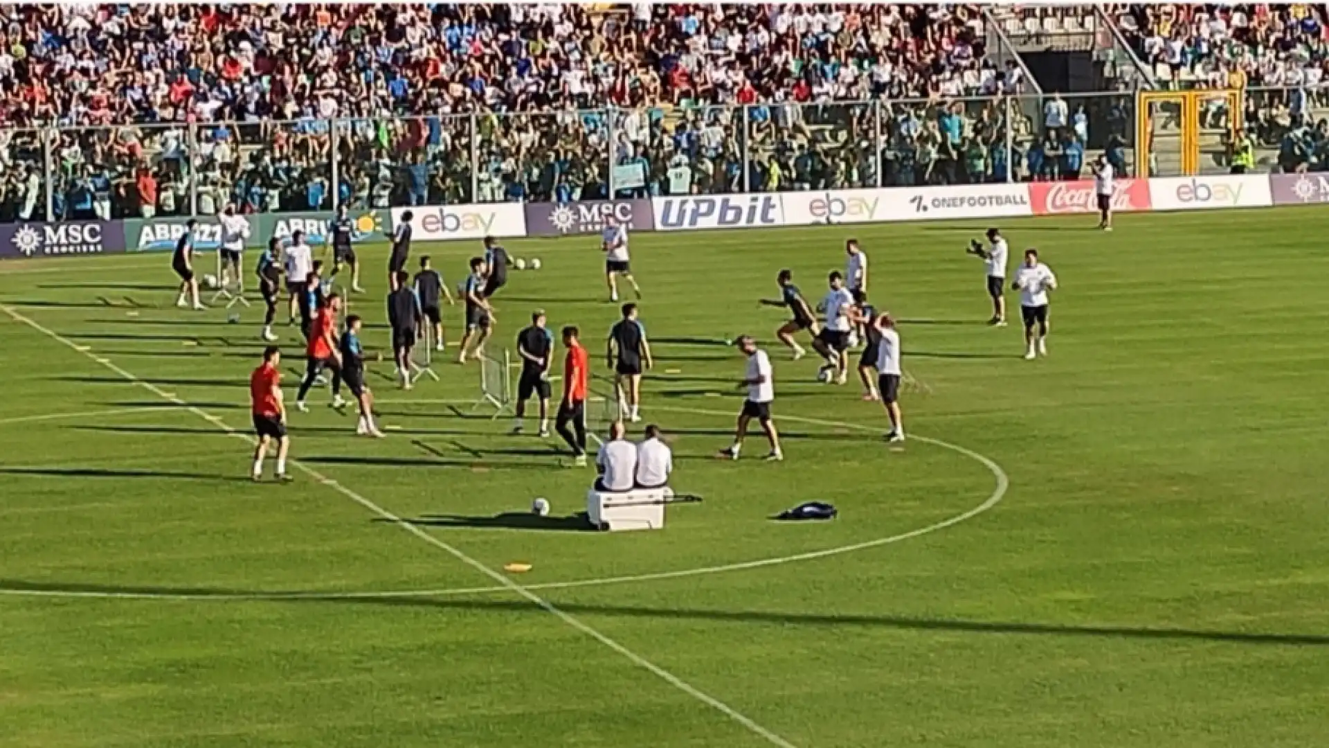 Castel Di Sangro: ottavo giorno di allenamento per il Napoli sul terreno di gioco del Patini. Calcio tennis e  parte atletica per gli uomini di Garcia.