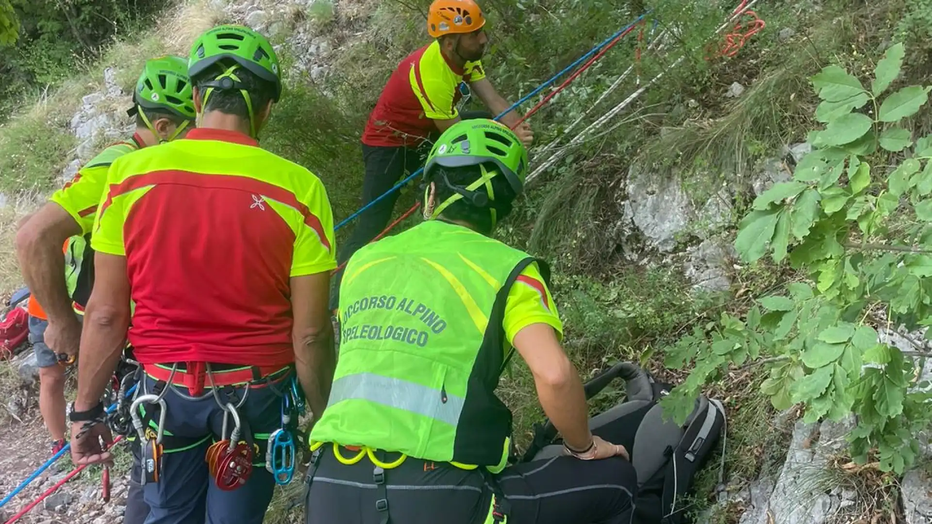 Roccamandolfi: scivola lungo sentiero nei pressi del Ponte tibetano. Perde la vita 32enne di Nocera.