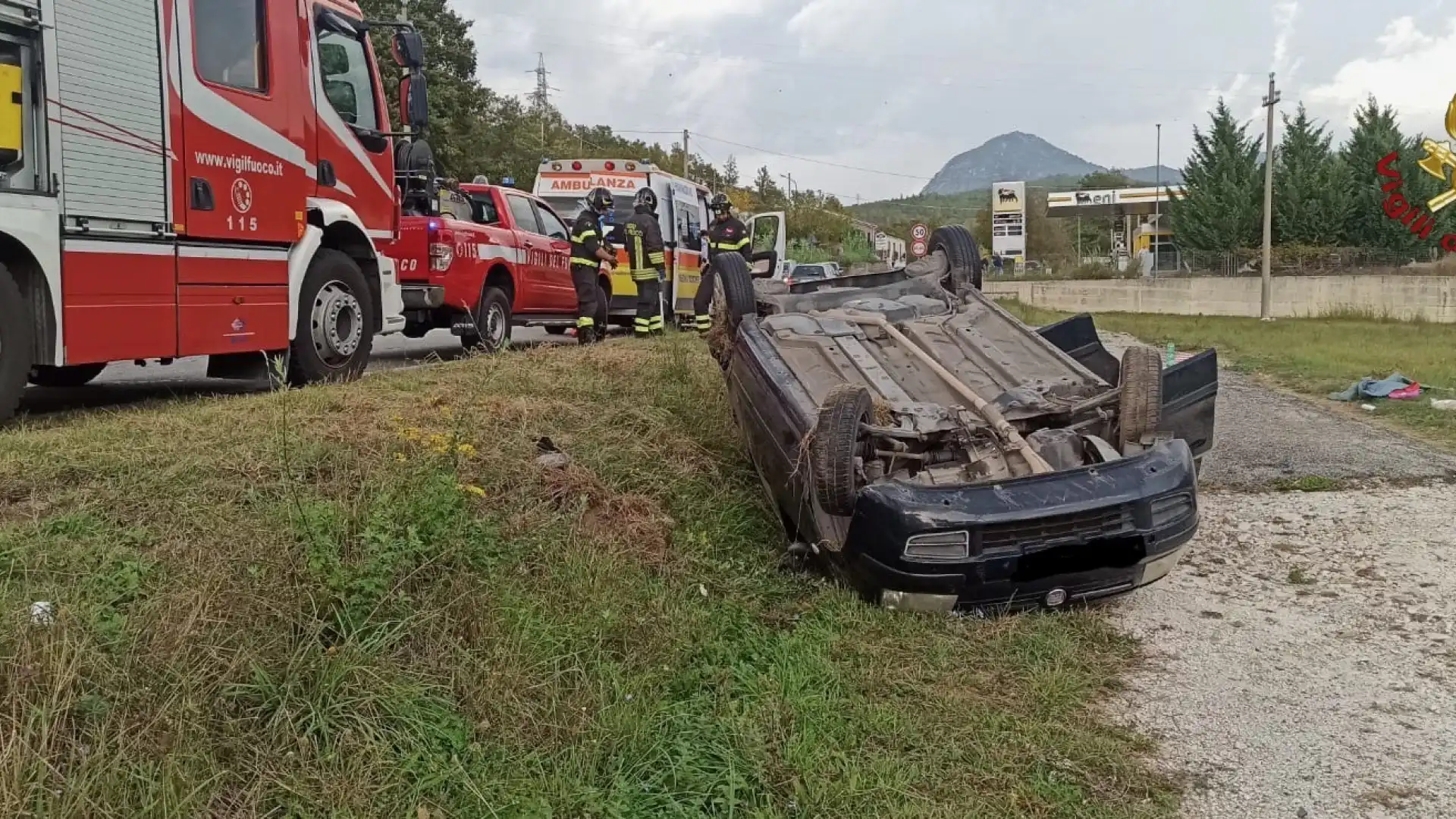 Pomeriggio di incidenti nella Valle del Volturno. A Scapoli auto esce fuori strada. Sulla 158 a Colli a Volturno utilitaria si cappotta. Sul posto Polizia e Vigili del Fuoco.