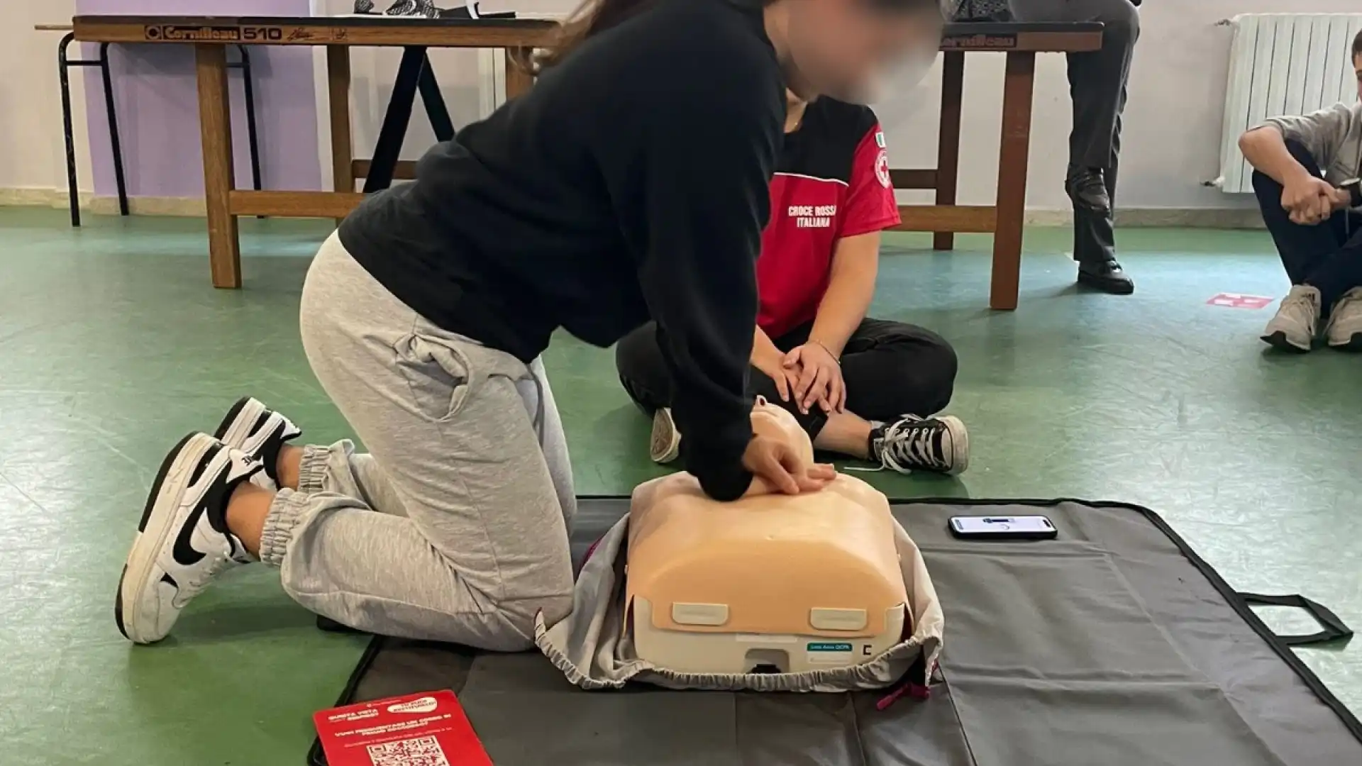 Rianimazione cardiopolmonare: gli studenti a lezione di manovre salvavita con la Cri di Isernia.