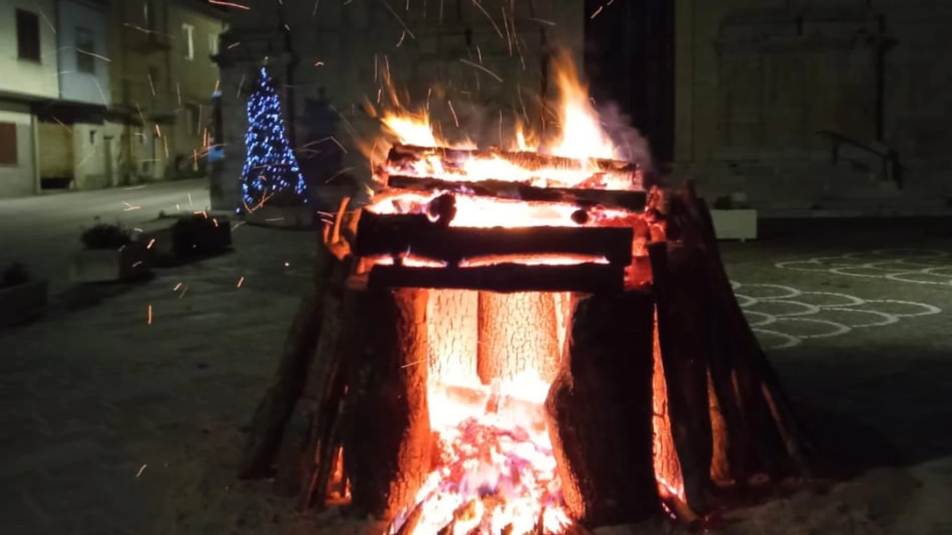 Il Dominio Collettivo di Cerasuolo propone diversi eventi natalizia. Il 24 dicembre dalle ore 21 tradizionale falo’ in piazza.