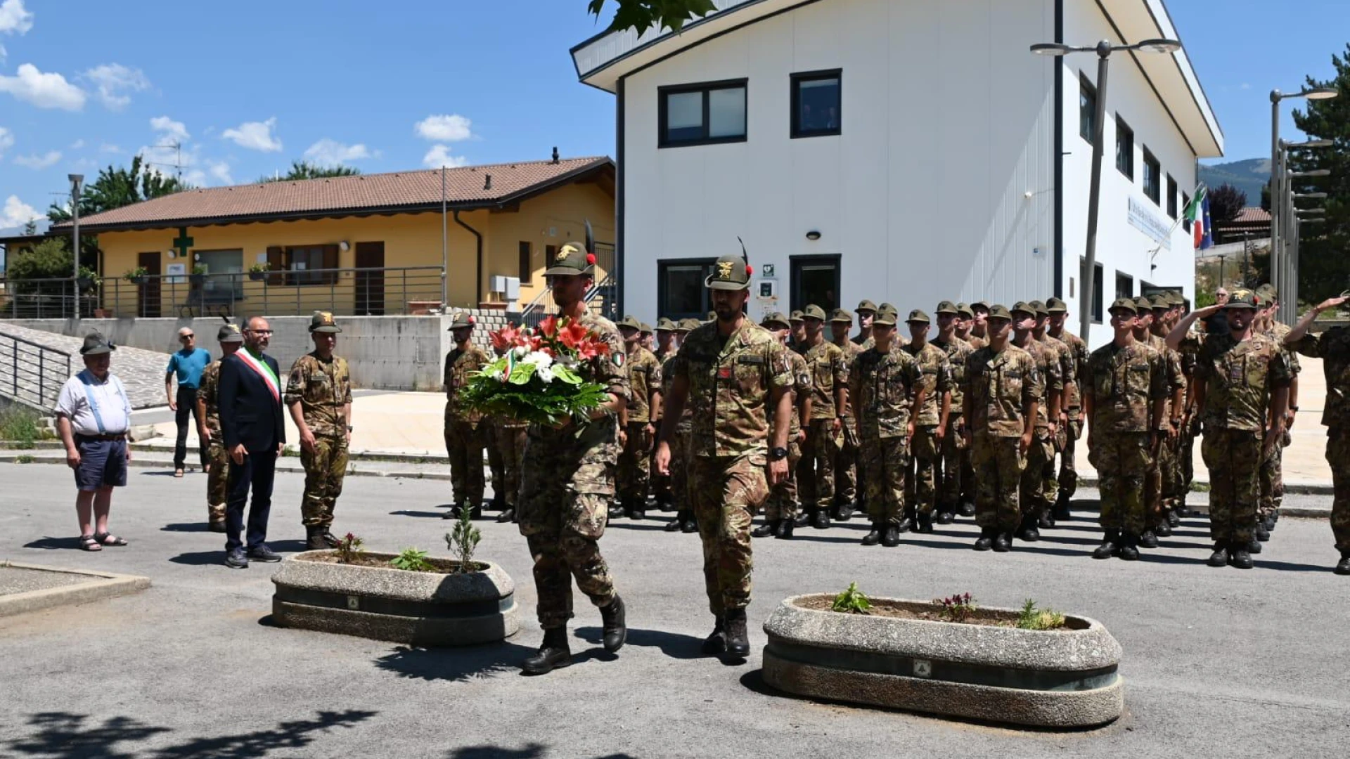 Esercito: a Fossa l’omaggio dei giovani alpini alle vittime del terremoto del 2009