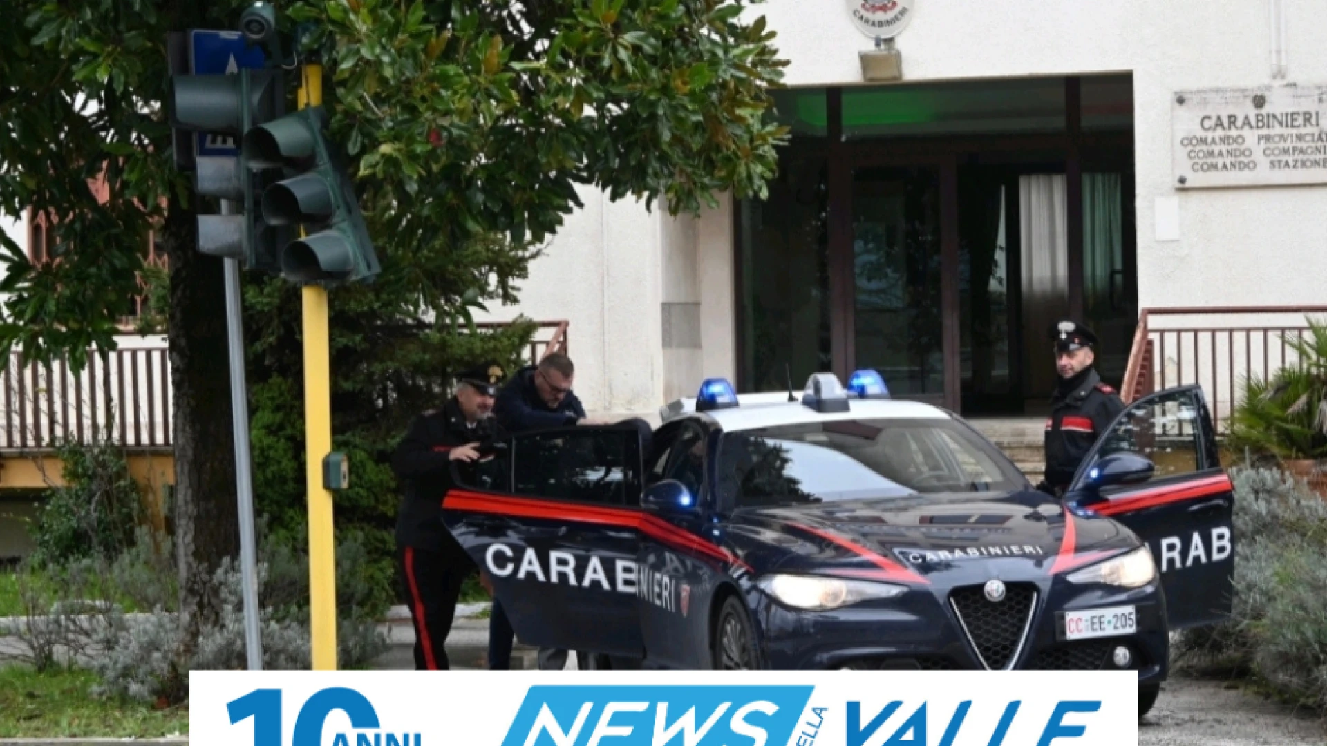 Guida l'auto del Fratello con una Patente Falsa e non era la Prima Volta. fermato e denunciato dai Carabinieri