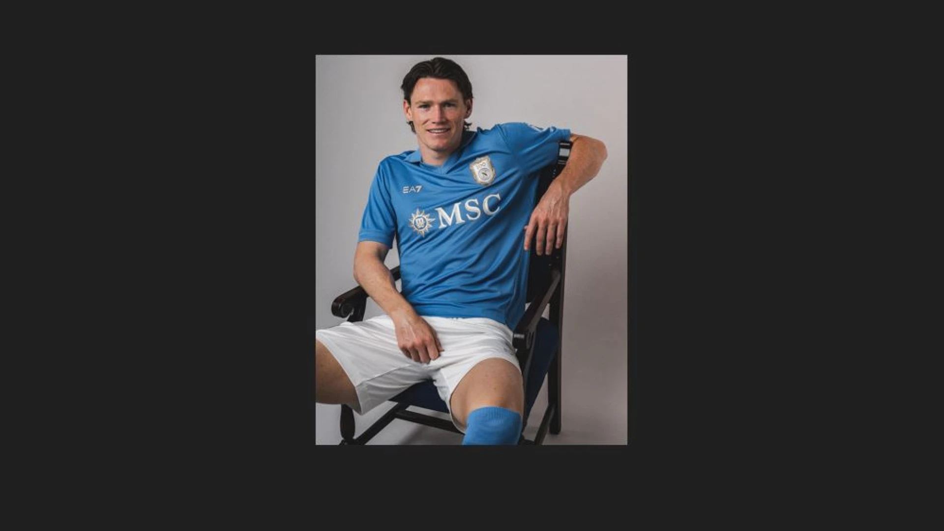 Ssc Napoli ed EA7 presentano la maglia home 2026-27. (VIDEO)