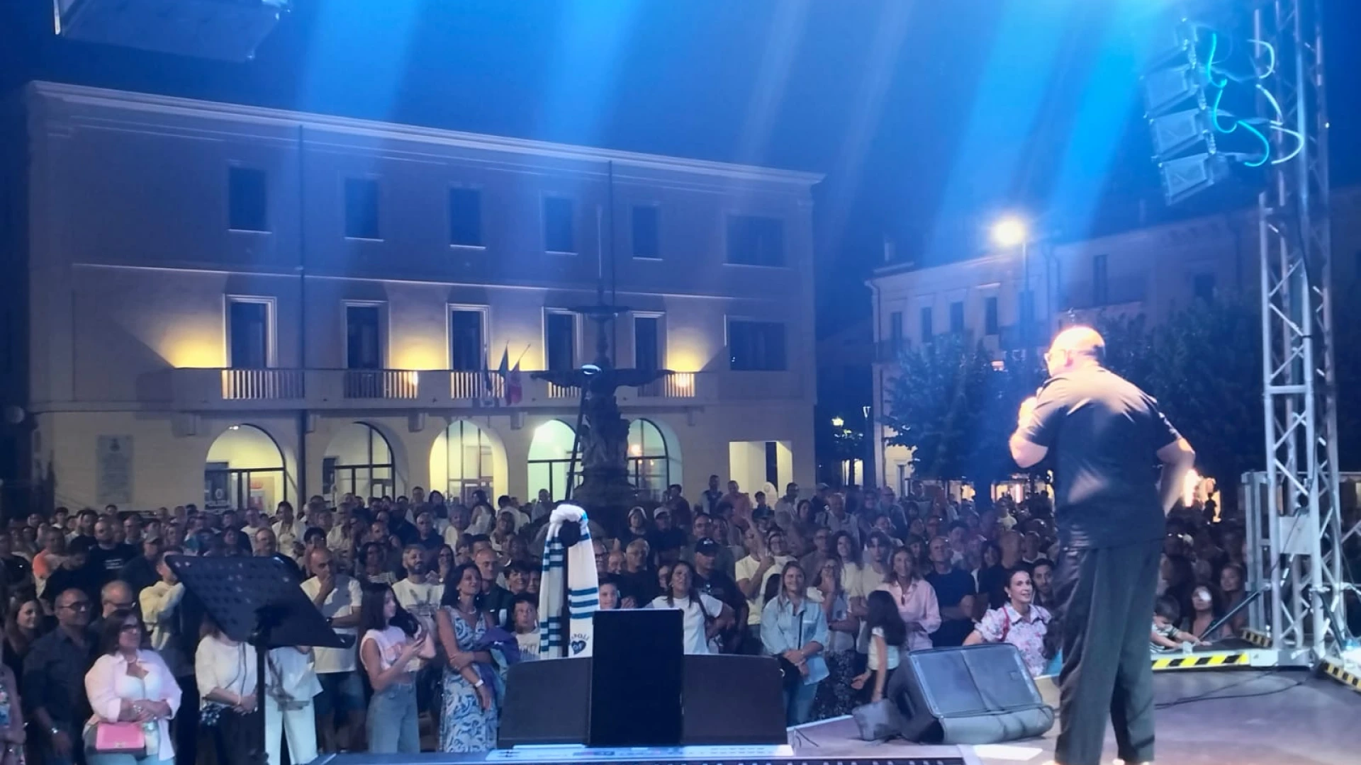 Castel di Sangro, Piazza Plebiscito gremita per la Fagnoni Band