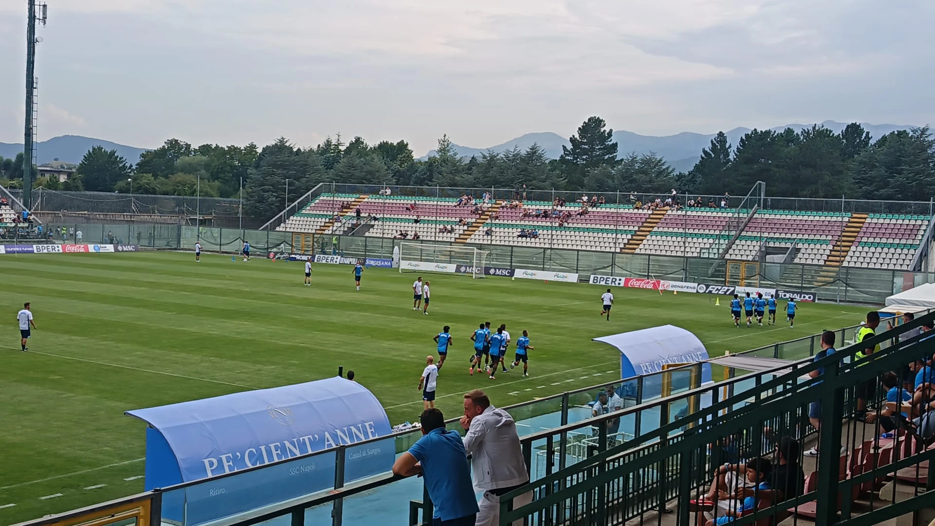Ritiro Napoli, Castel di Sangro: seduta atletica per il gruppo nel pomeriggio. Gilmour anticipa tutti con un lavoro tecnico mirat