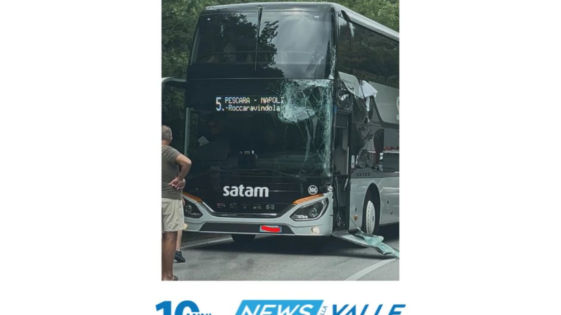 Statale 158: collisione in curva tra autobus e tir. Momenti di paura all’altezza del bivio di Montaquila.