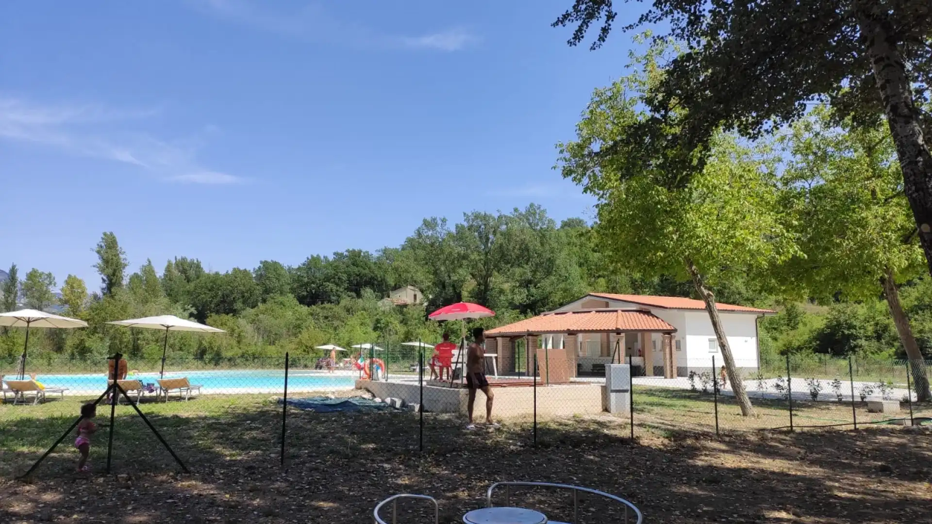 Colli a Volturno: in pochi giorni la piscina comunale fa registrare il tutto esaurito. Folla di bagnanti per il Ferragosto.