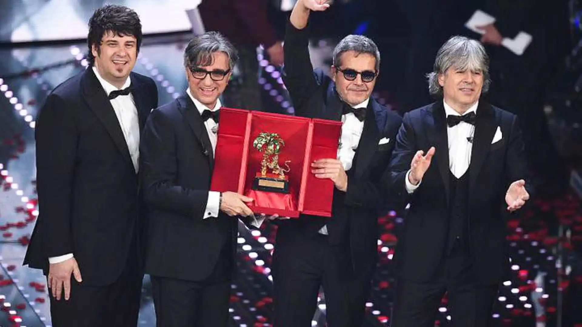 Trent’ anni ed oltre di Carriera e nel 2016 la vittoria di Sanremo. Gli Stadio continuano ad incantare.