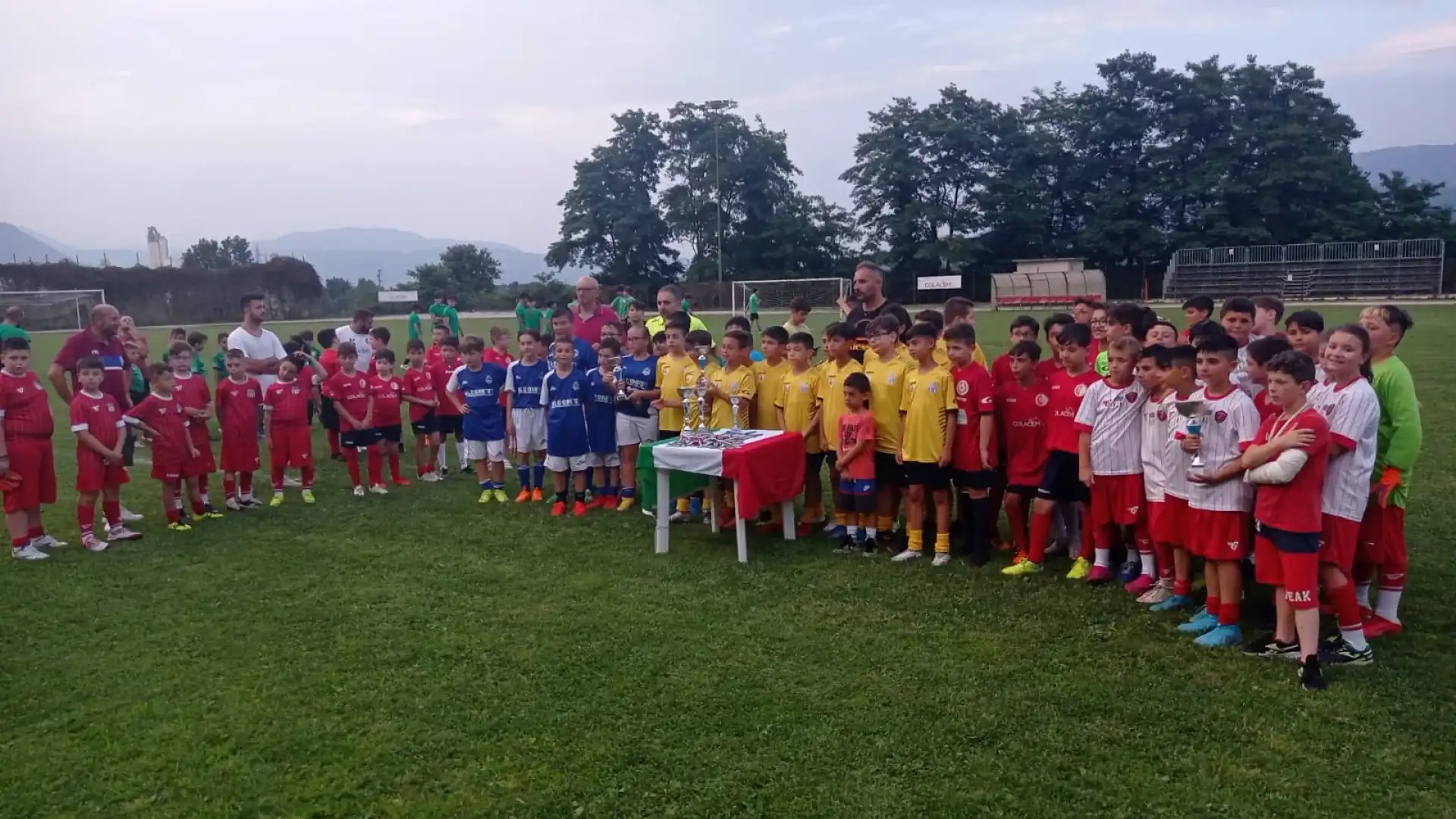 Calcio giovanile: nel torneo di Sesto Campano l’Olimpic sbanca tutto. Vittoria e trofeo finale nelle categorie primi calci e pulcini.