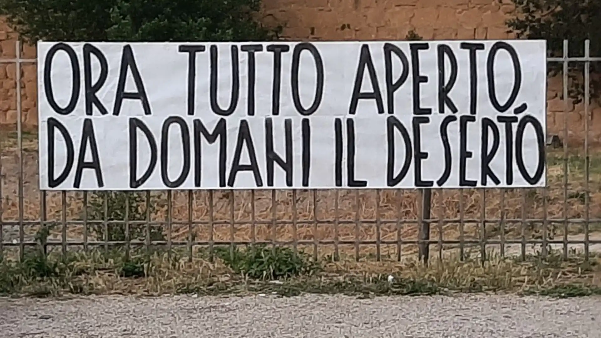 Larino: striscione di protesta per chiedere la valorizzazione dei siti archeologici cittadini