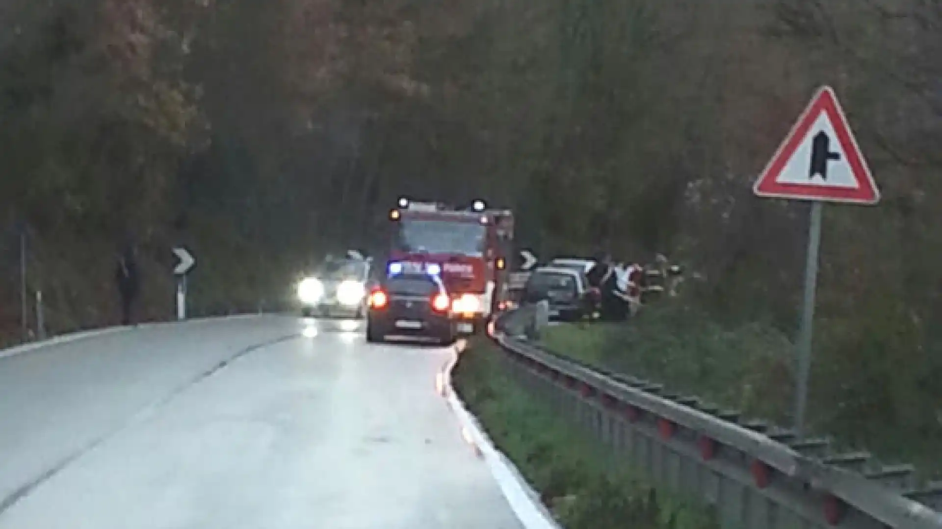 Colli a Volturno: auto esce fuori strada sulla statale 158. Traffico bloccato nella serata di ieri.