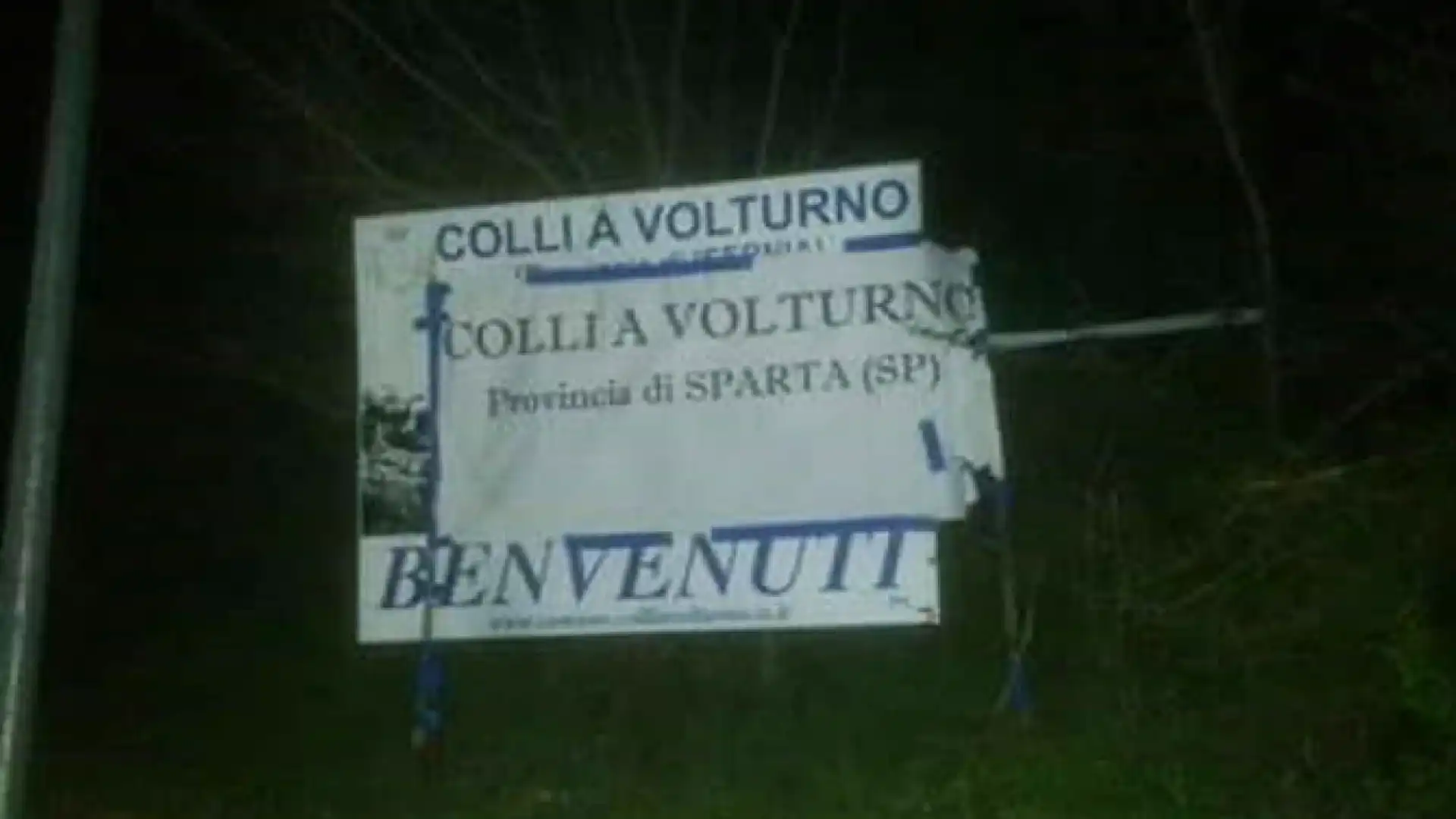 Colli diventa Provincia di Sparta e i vandali agiscono indisturbati nella notte. Uno scempio che fa male per chi ama il territorio.