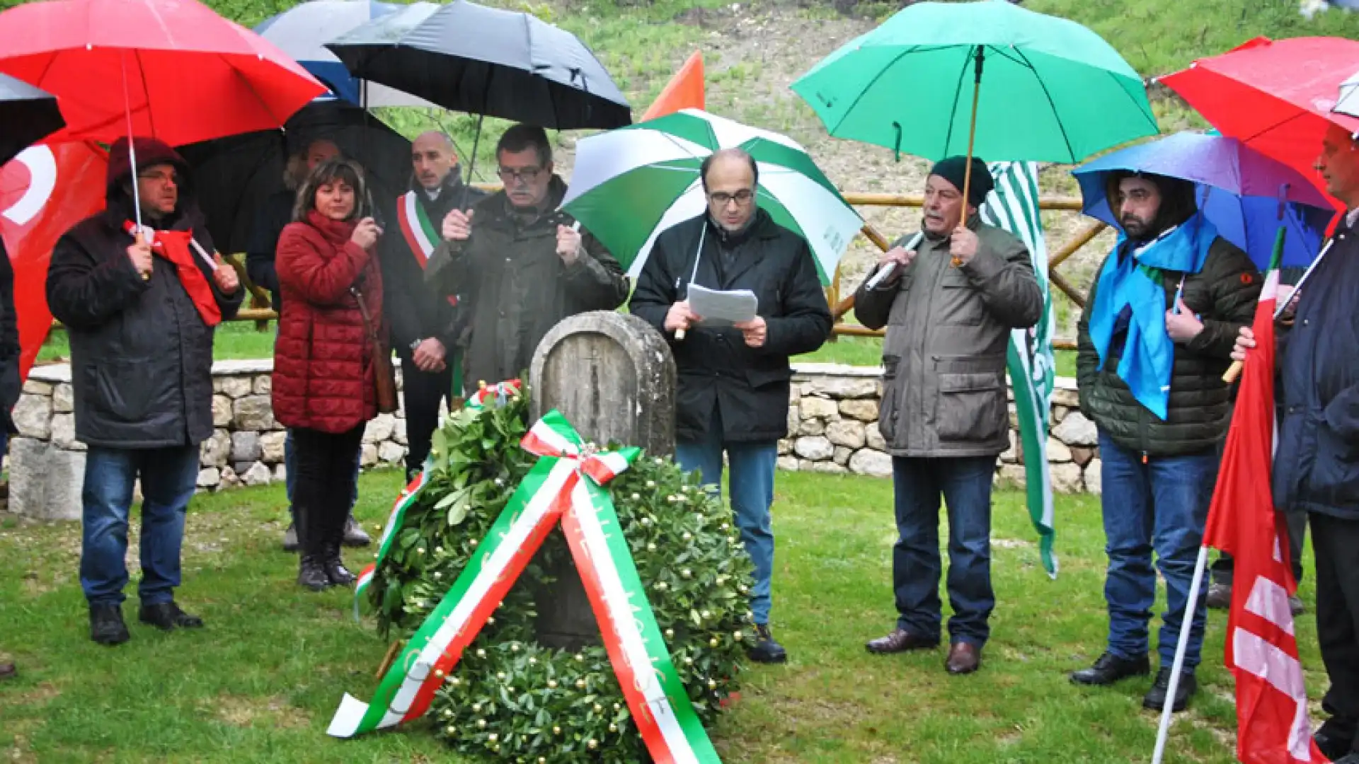 Rocchetta a Volturno: la Liberazione e i significati profondi di un Paese Libero ed Unito. Celebrato sotto la pioggia il 25 aprile. Consegnate le medaglie della “Liberazione”.