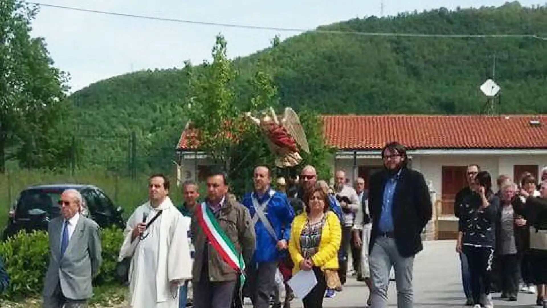 Castel San Vincenzo: la fascia tricolore della discordia. Amelia Iannotta contro Di Cicco. “E’ interdetto, non può indossare più la fascia da sindaco”.