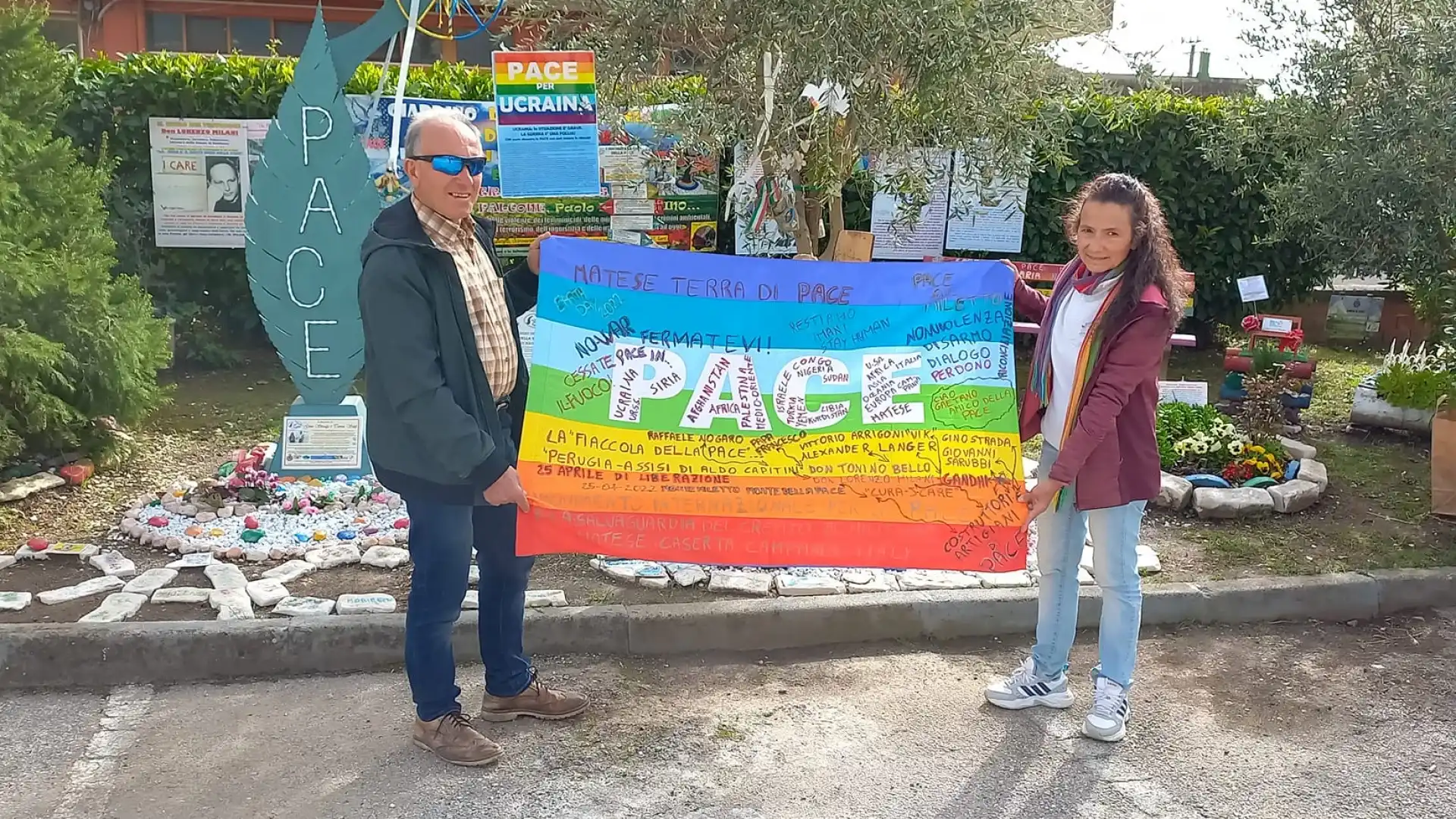 Festa della Liberazione, la bandiera della pace portata su “Monte Miletto” da Agnese Ginocchio.