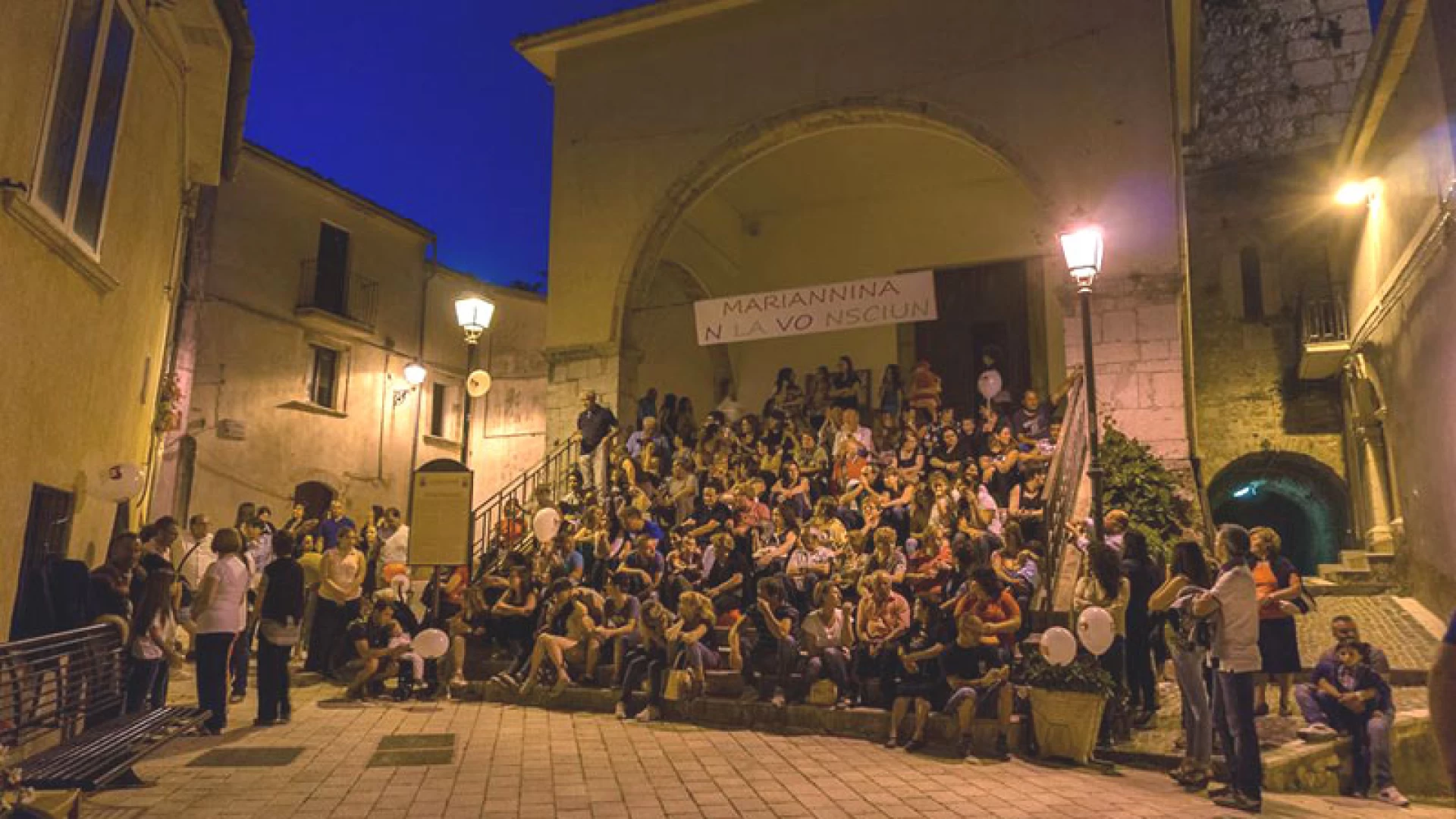 Fornelli: la notte romantica accende il Borgo di Fornelli. Centinaia di persone presenti alla manifestazione promossa a livello nazionale.