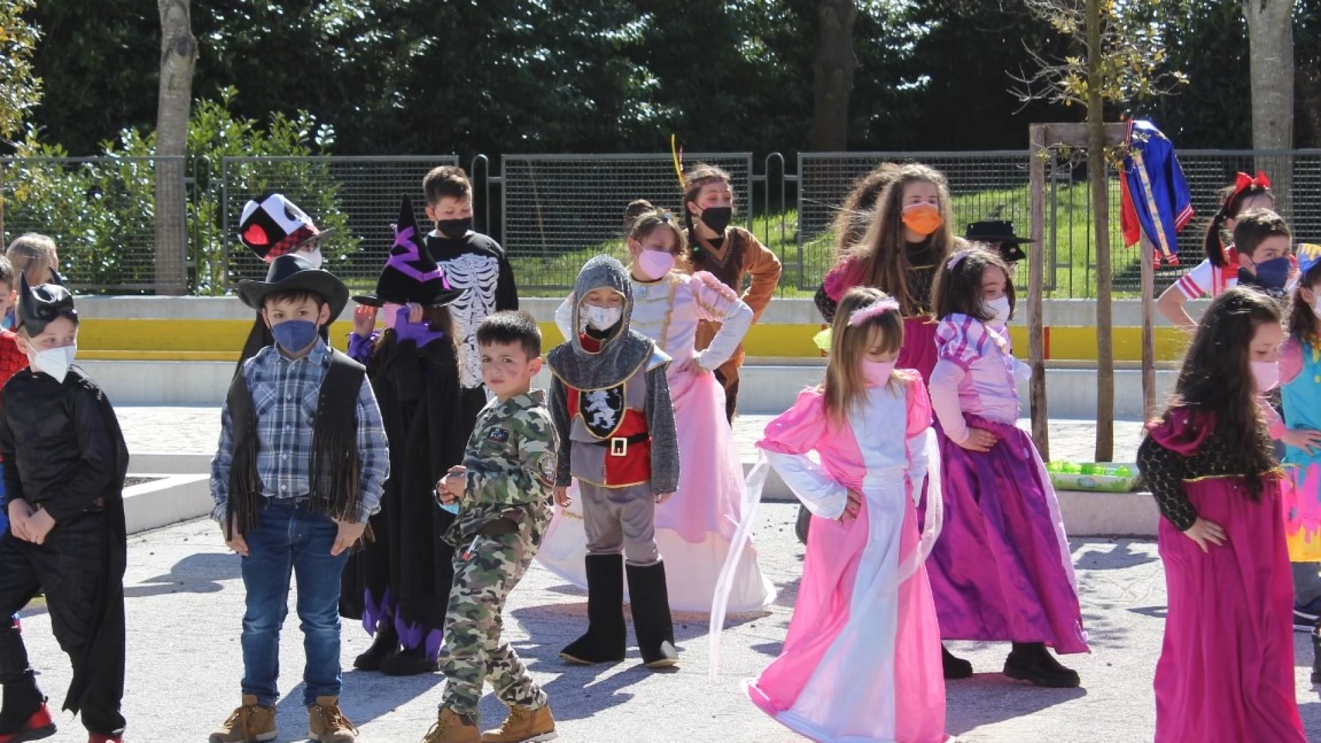 Carnevale in mascherina per animare il paese. Protagonisti gli alunni della primaria di Cantalupo nel Sannio.