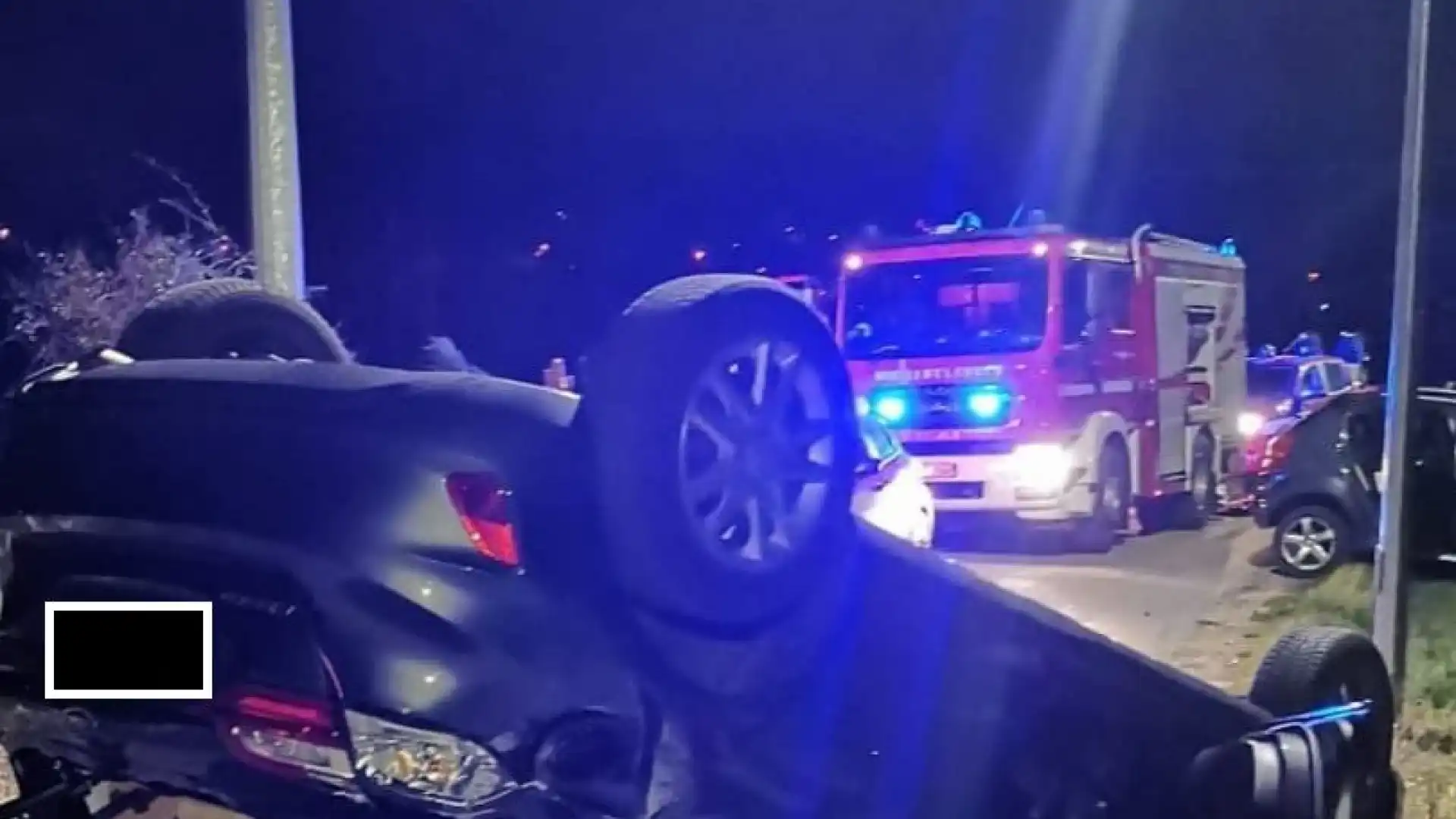 Isernia: i Vigili del Fuoco in azione questa notte in località Le Piane per soccorrere occupanti di auto ribaltata.