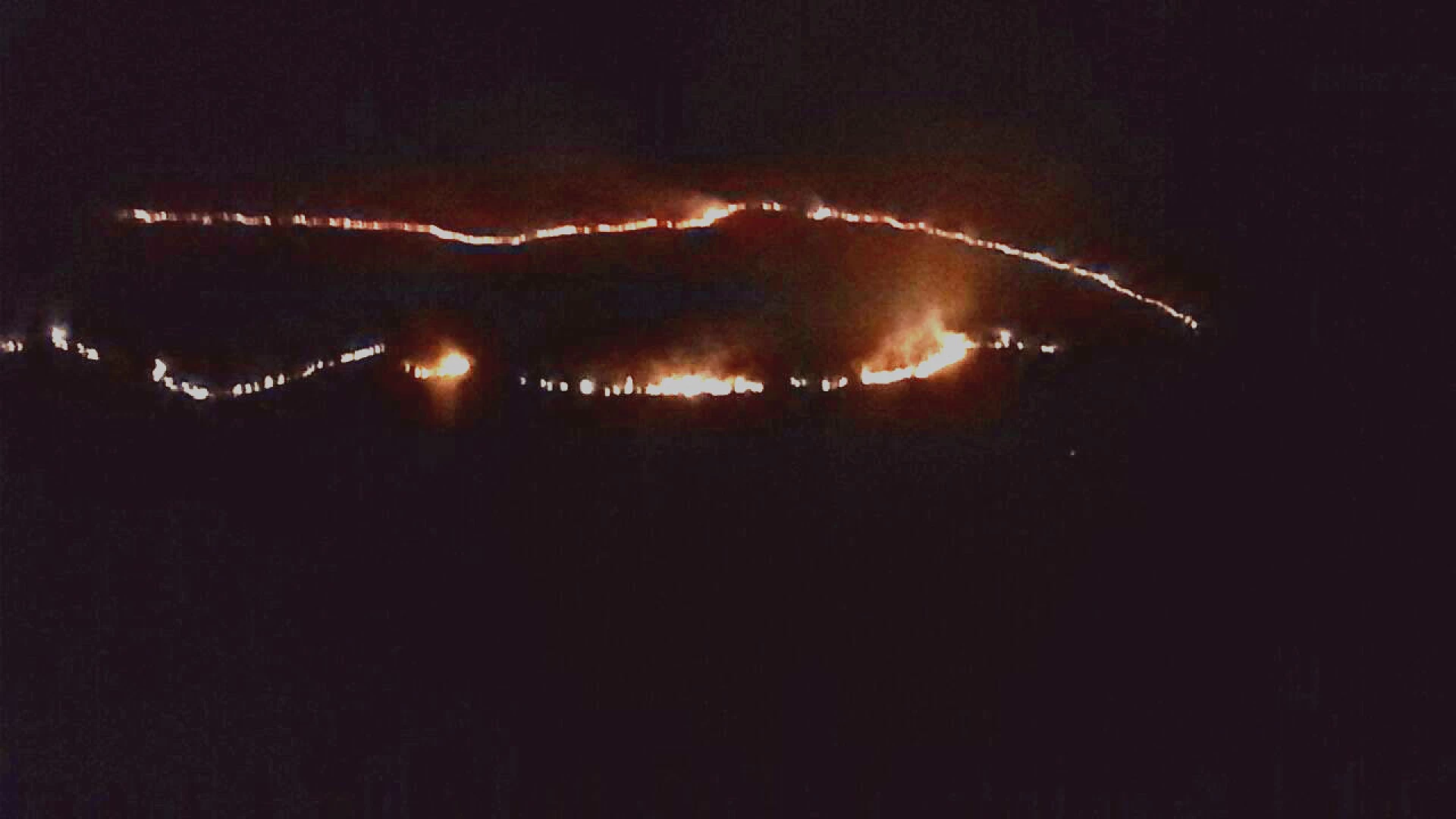 Venafro: l'incendio del monte tra Vallecupa e Roccapipirozzi nella galleria fotografica a cura di Francesco Cimorelli.