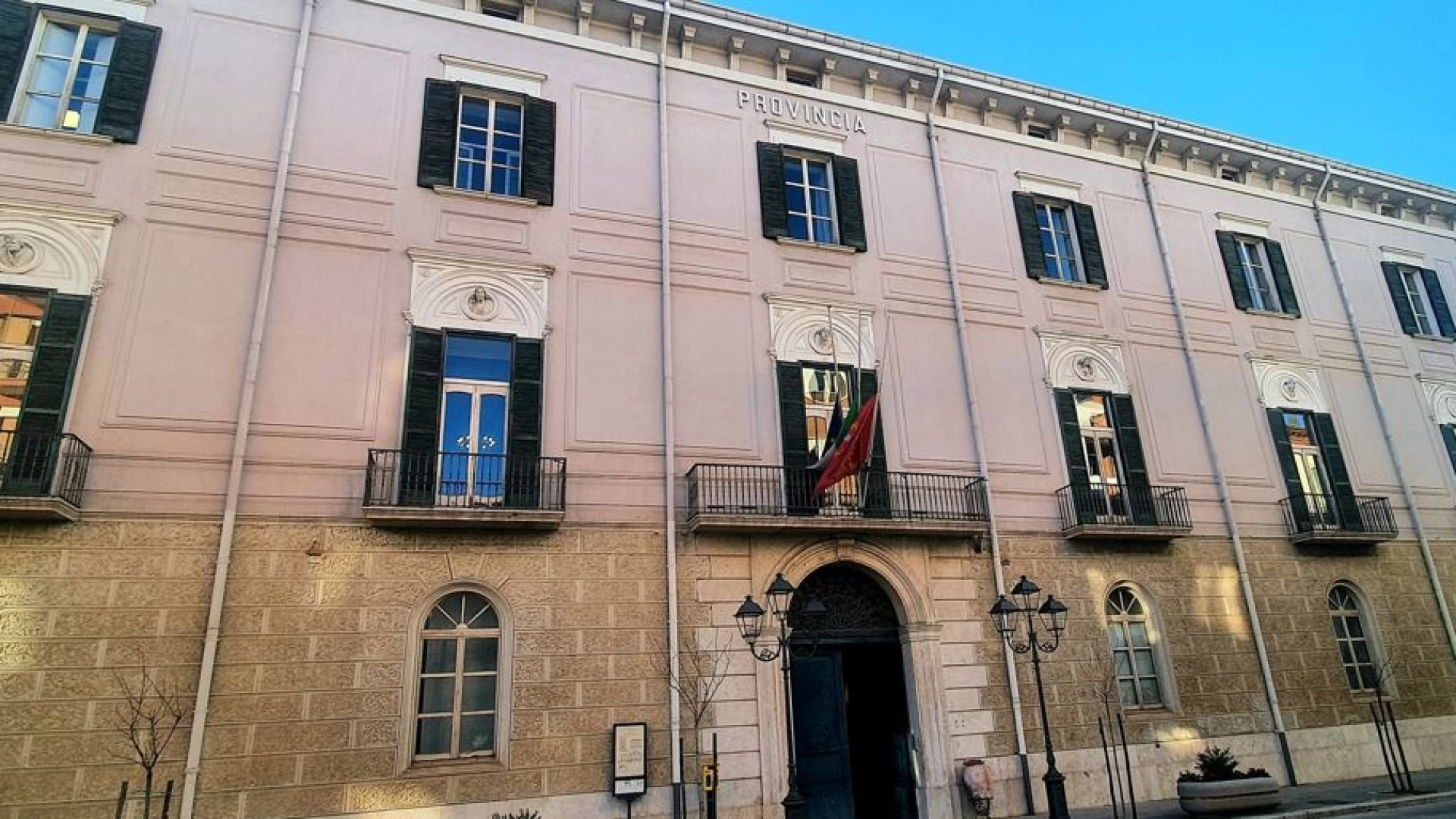 Funerali di David Sassoli, bandiera e mezz’asta a Palazzo Magno a Campobasso.
