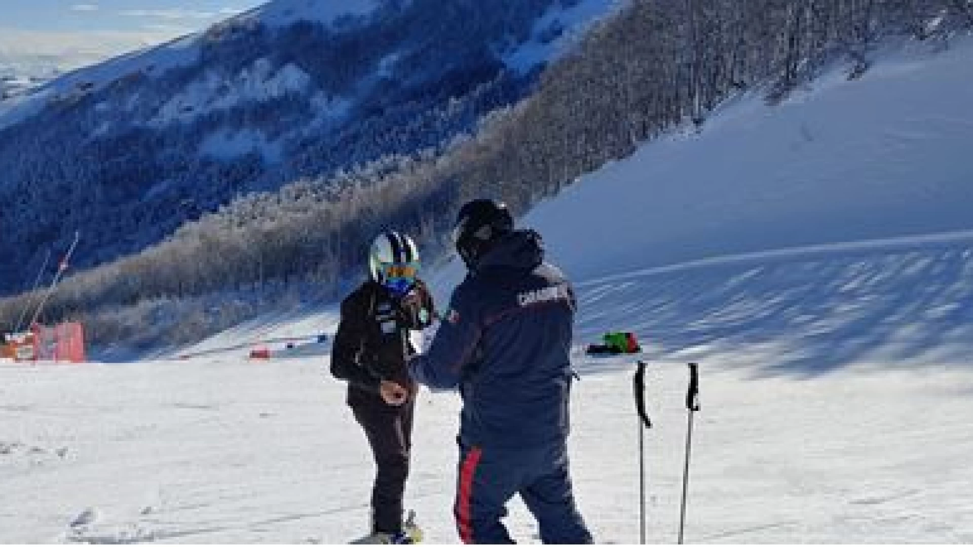 Ovindoli: sciatore furbetto esibisce green pass non suo, indentificato e sanzionato dai Carabinieri.