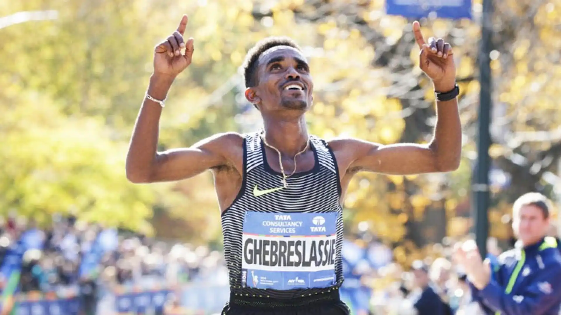 Paolo Visone chiude la New York City Marathon in 3 ore 24 minuti e 14 secondi. Ottima prova per l’atleta molisano.