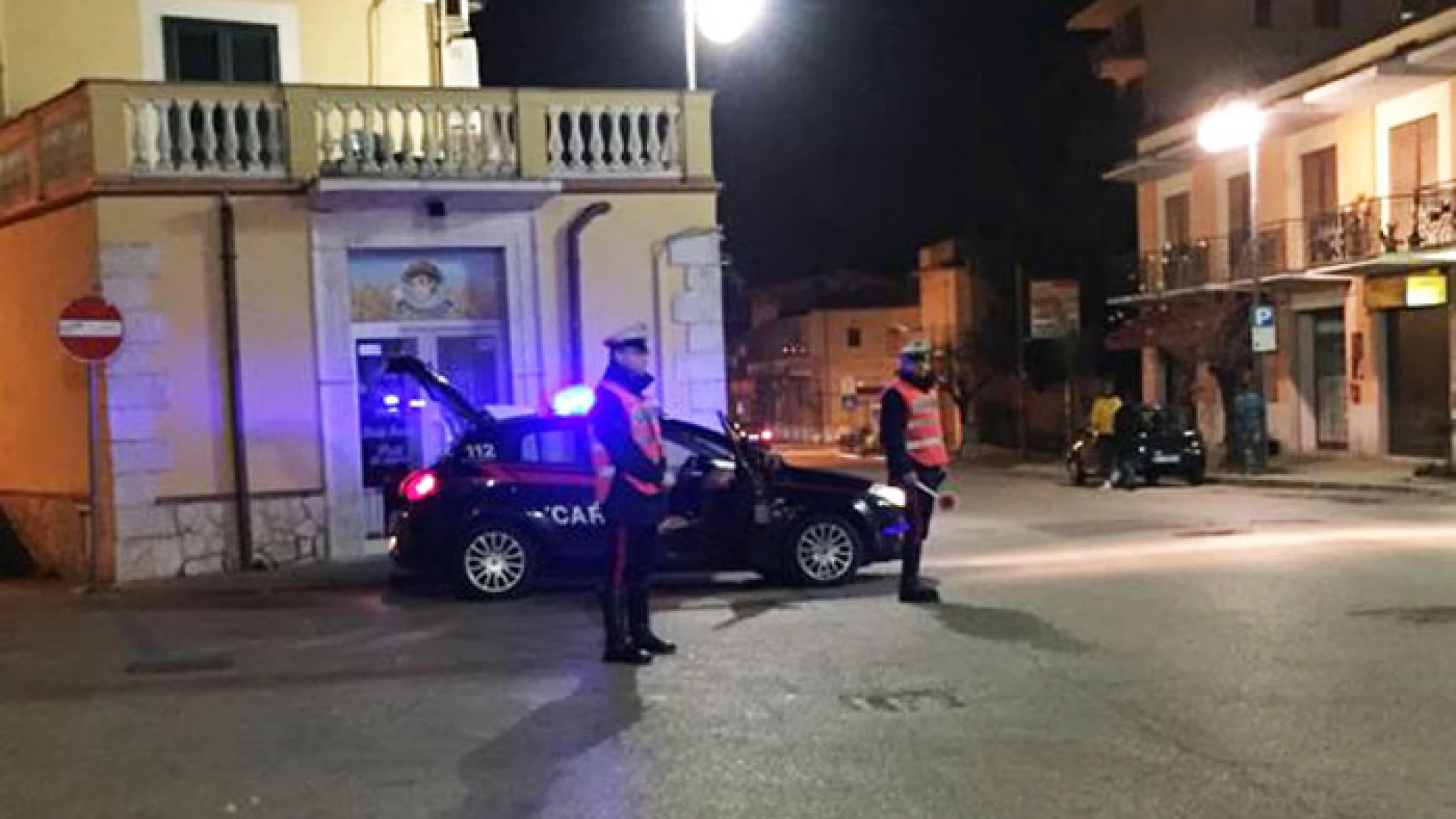 Isernia: ruba l’auto alla compagnia e commette record di infrazioni stradali, oltre 30. Beccato dai Carabinieri sotto effetto di stupefacenti.